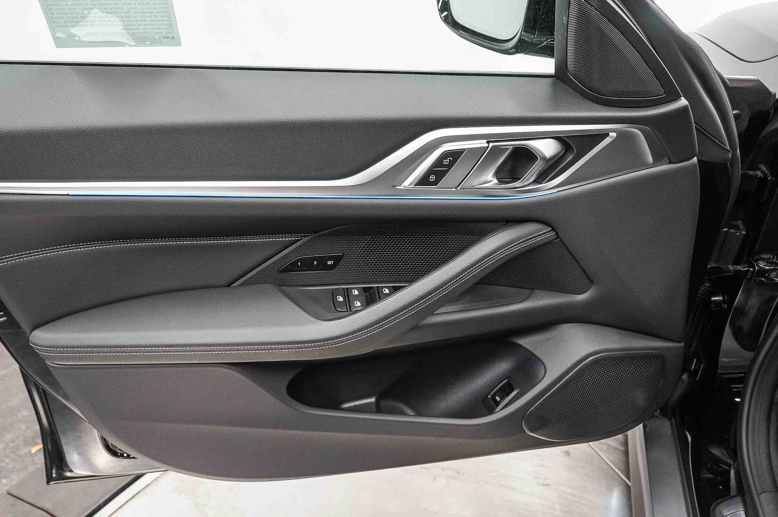 Thumbnail: 2025 BMW i4 - 21