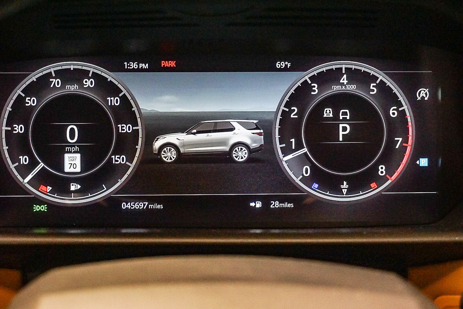 Thumbnail: 2019 Land Rover Discovery - 21