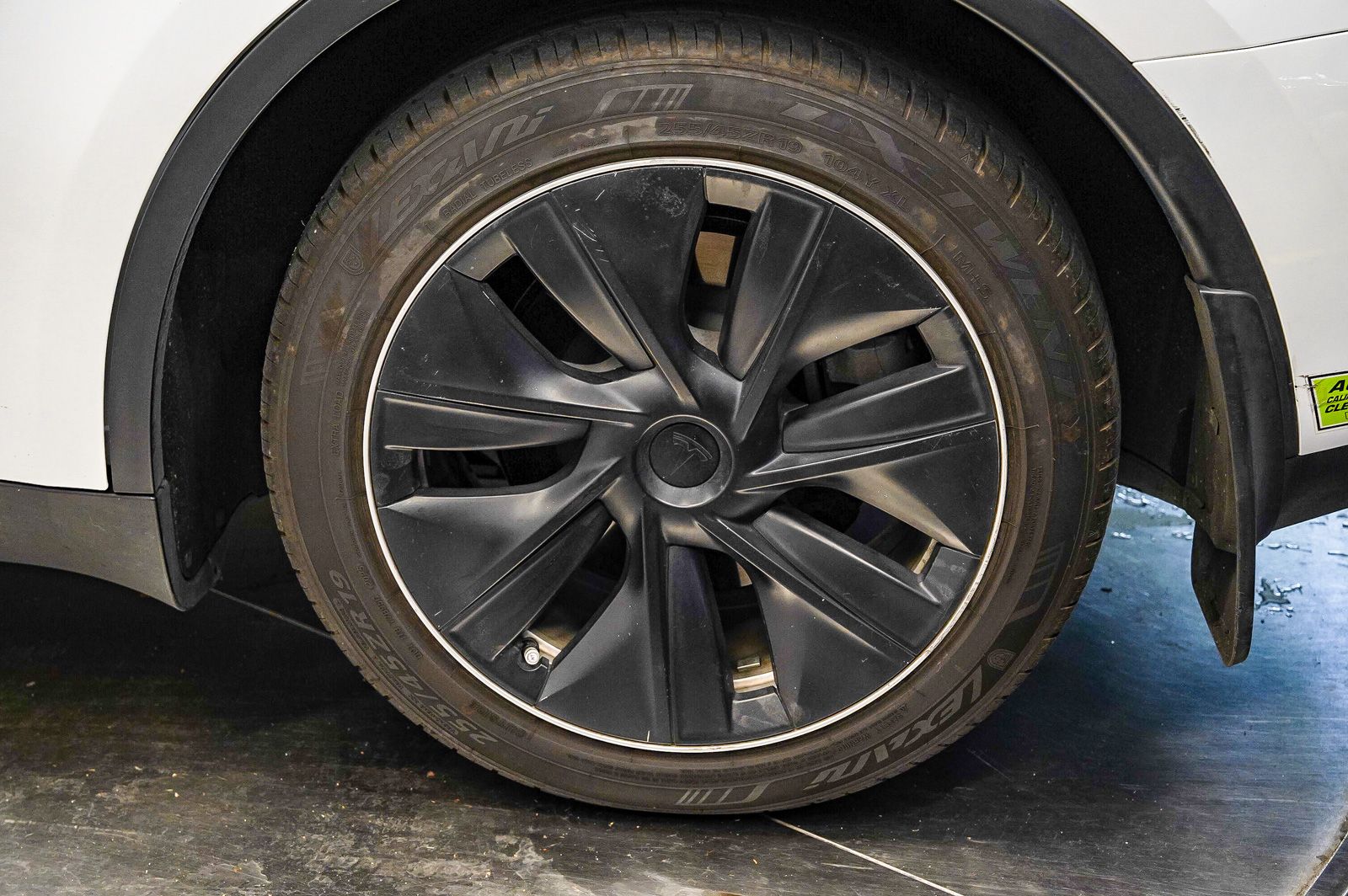 Thumbnail: 2023 Tesla Model Y - 9
