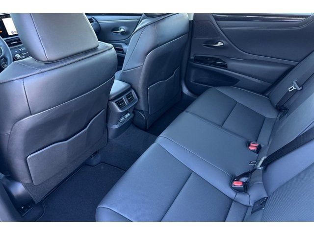 Thumbnail: 2025 Lexus ES - 20