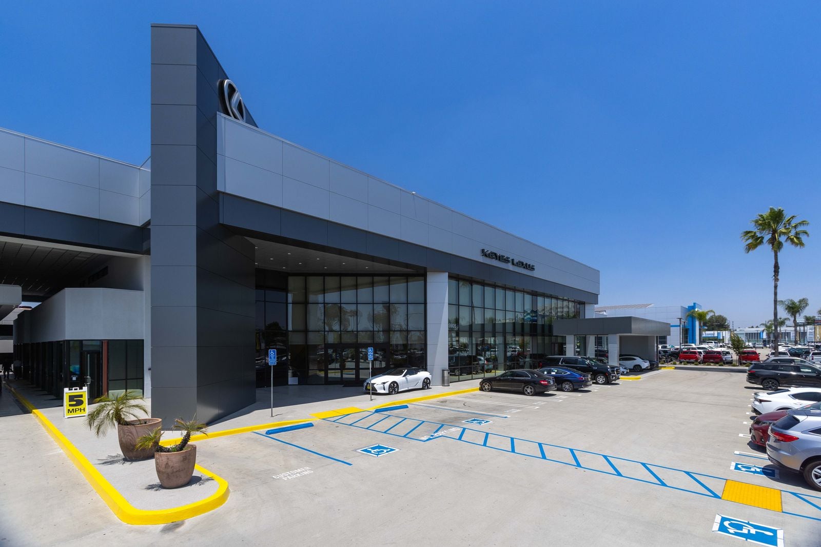 Thumbnail: 2023 Nissan Kicks - 44