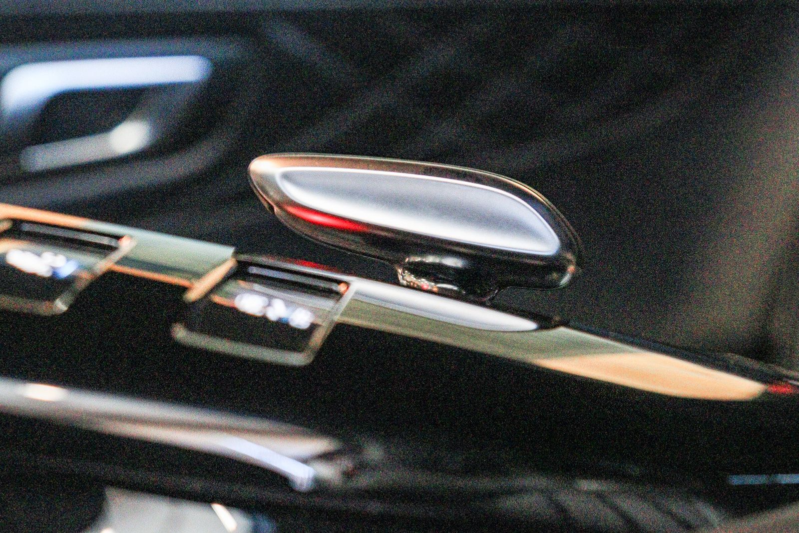 Thumbnail: 2020 Mercedes-Benz AMG GT - 20