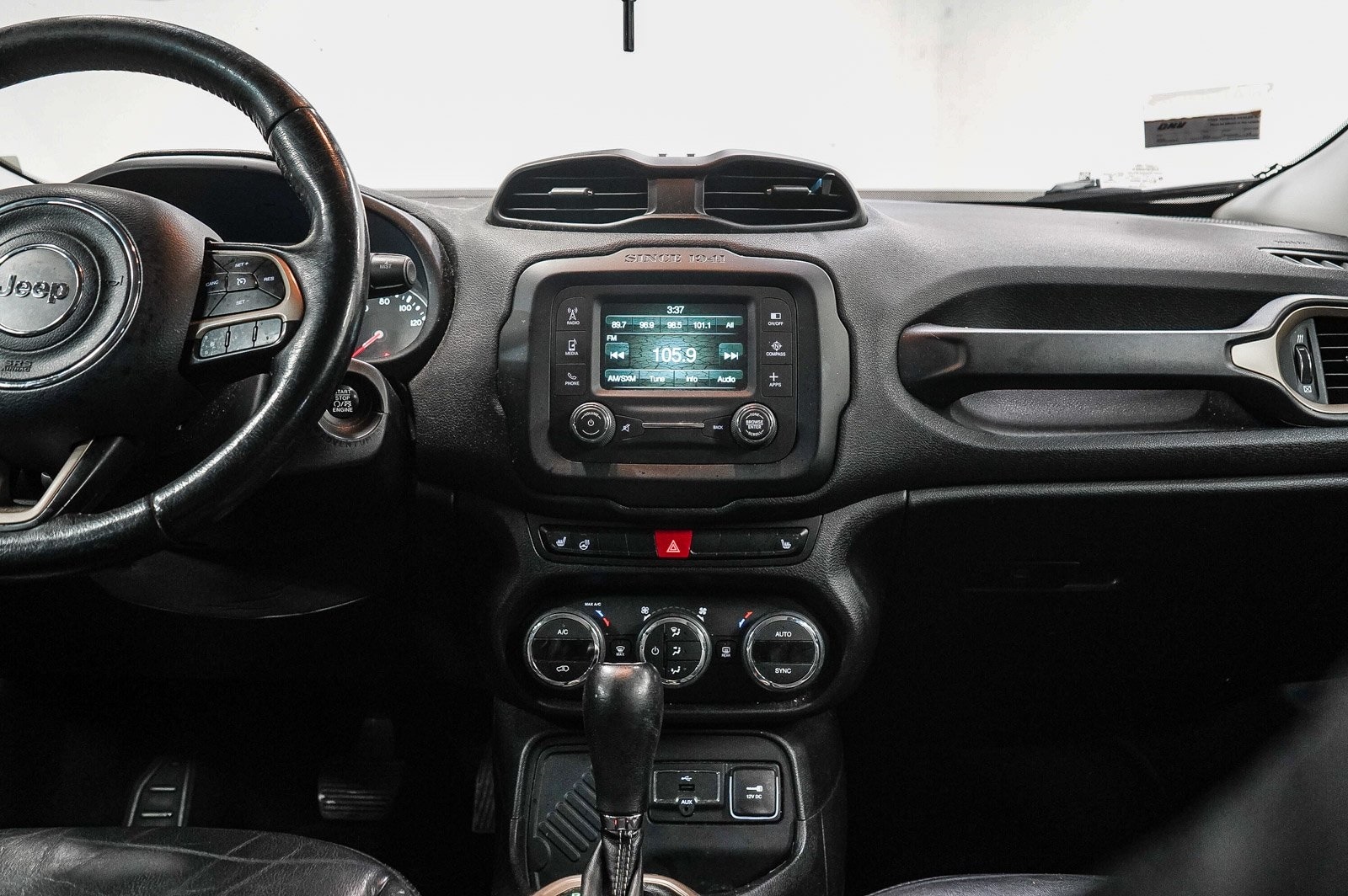 Thumbnail: 2016 Jeep Renegade - 13