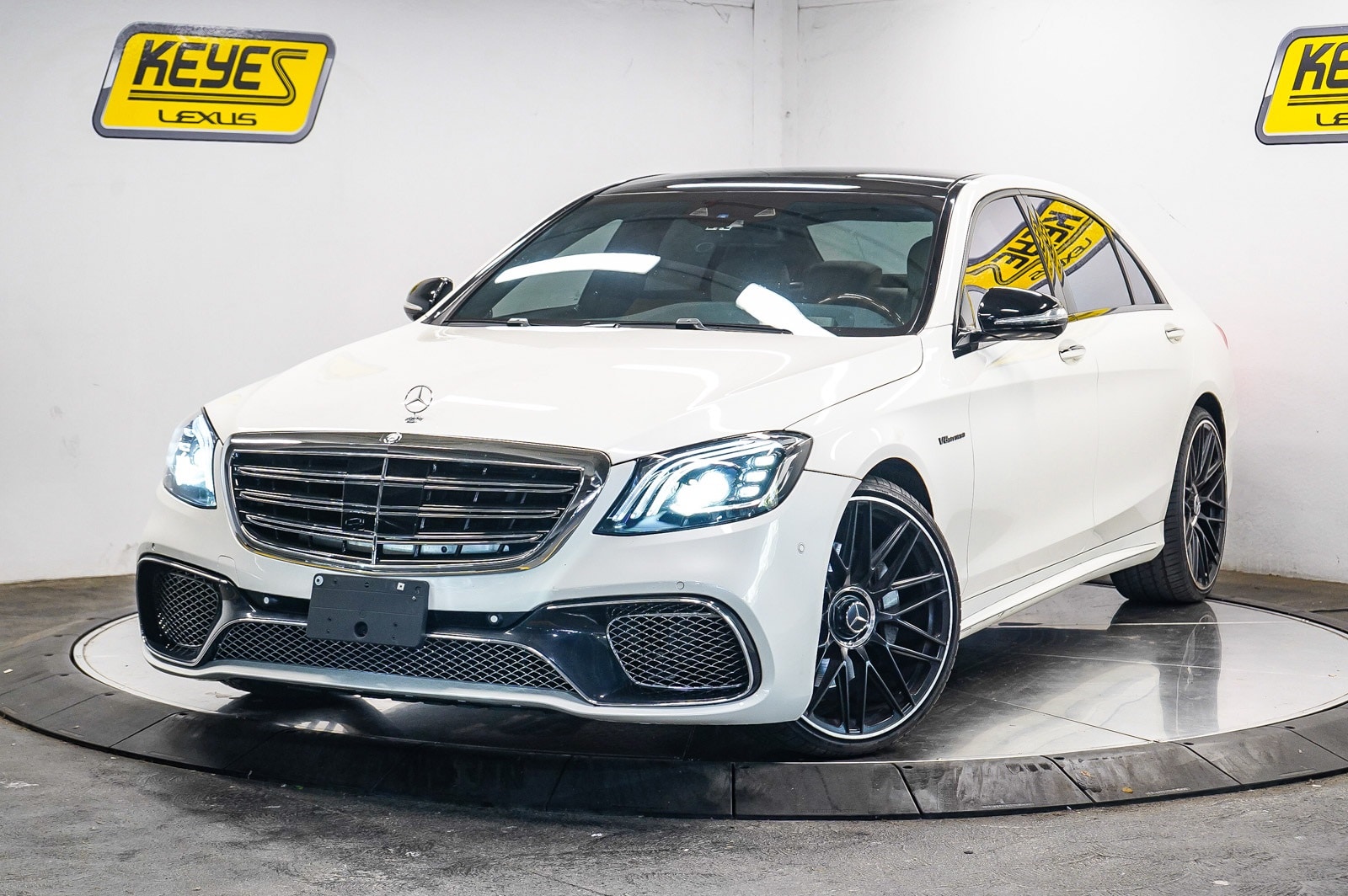 Thumbnail: 2015 Mercedes-Benz S-Class - 1