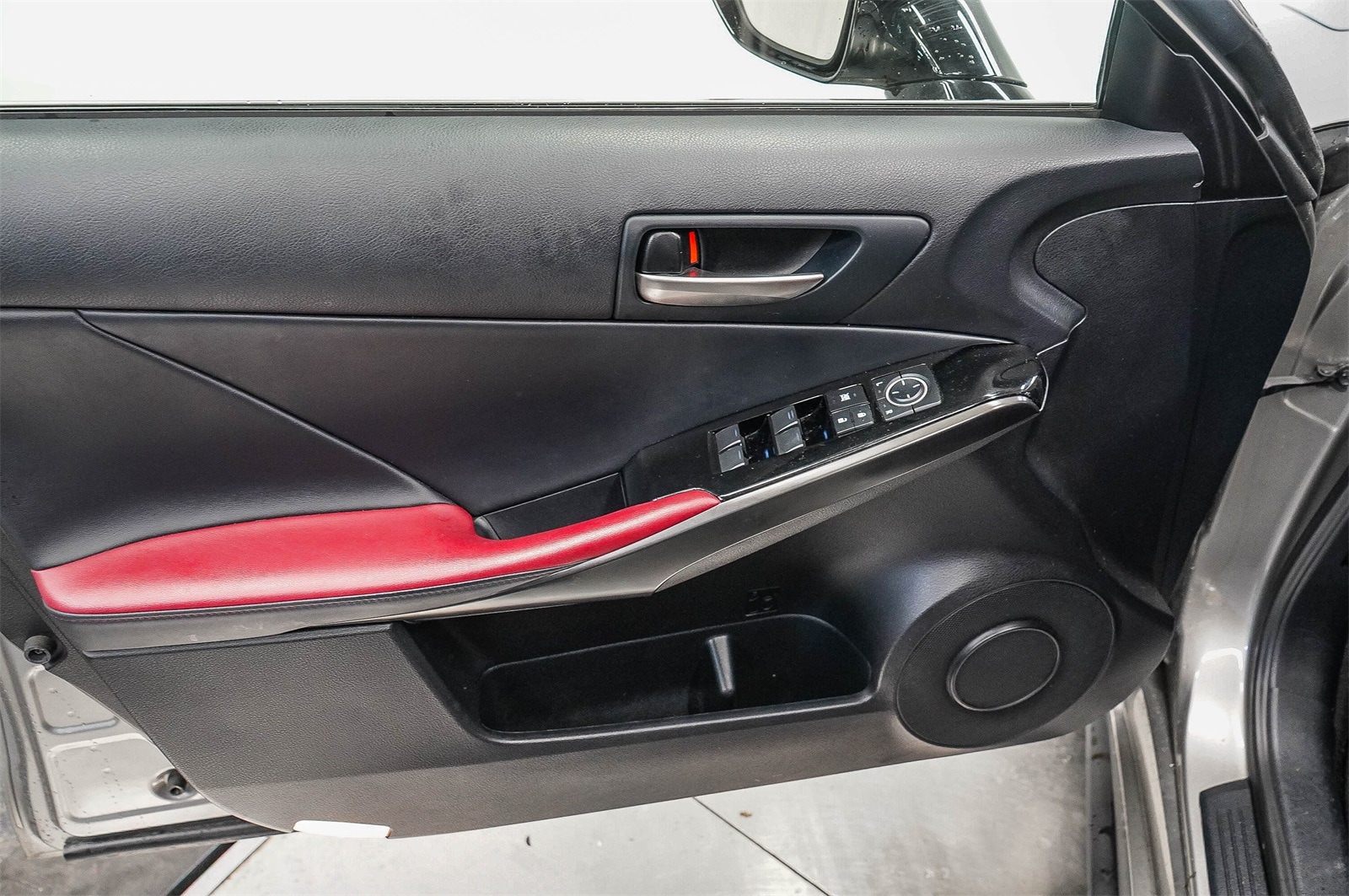 Thumbnail: 2021 Lexus IS - 21