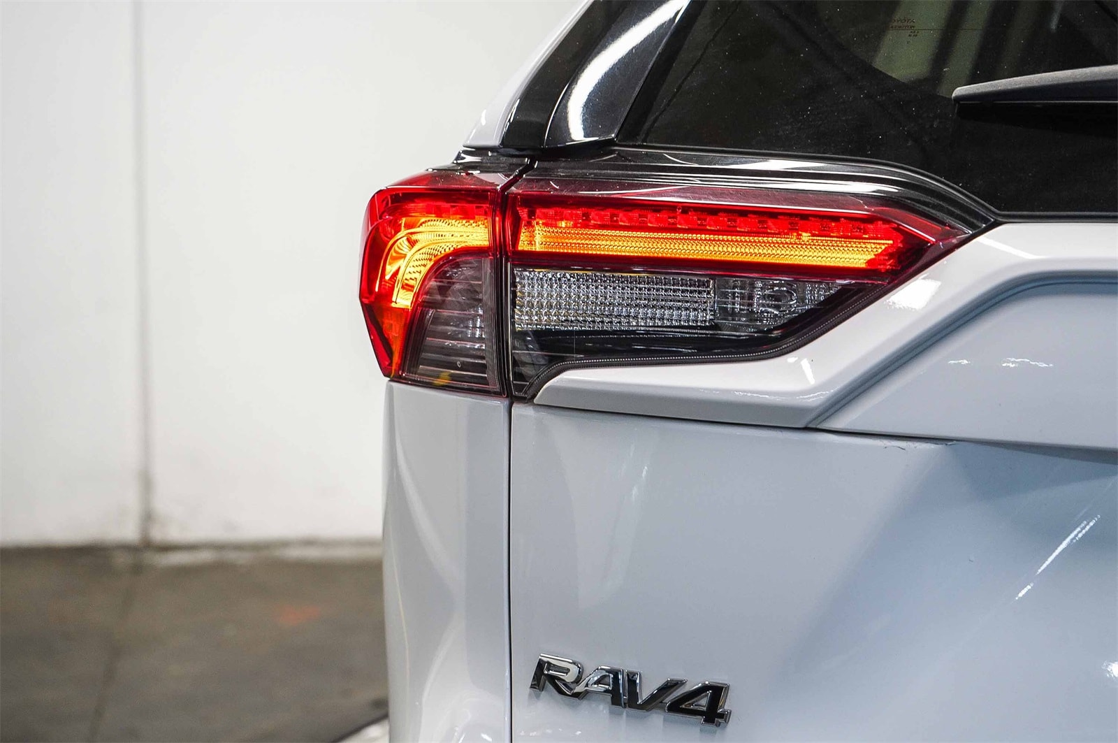 Thumbnail: 2019 Toyota RAV4 - 11