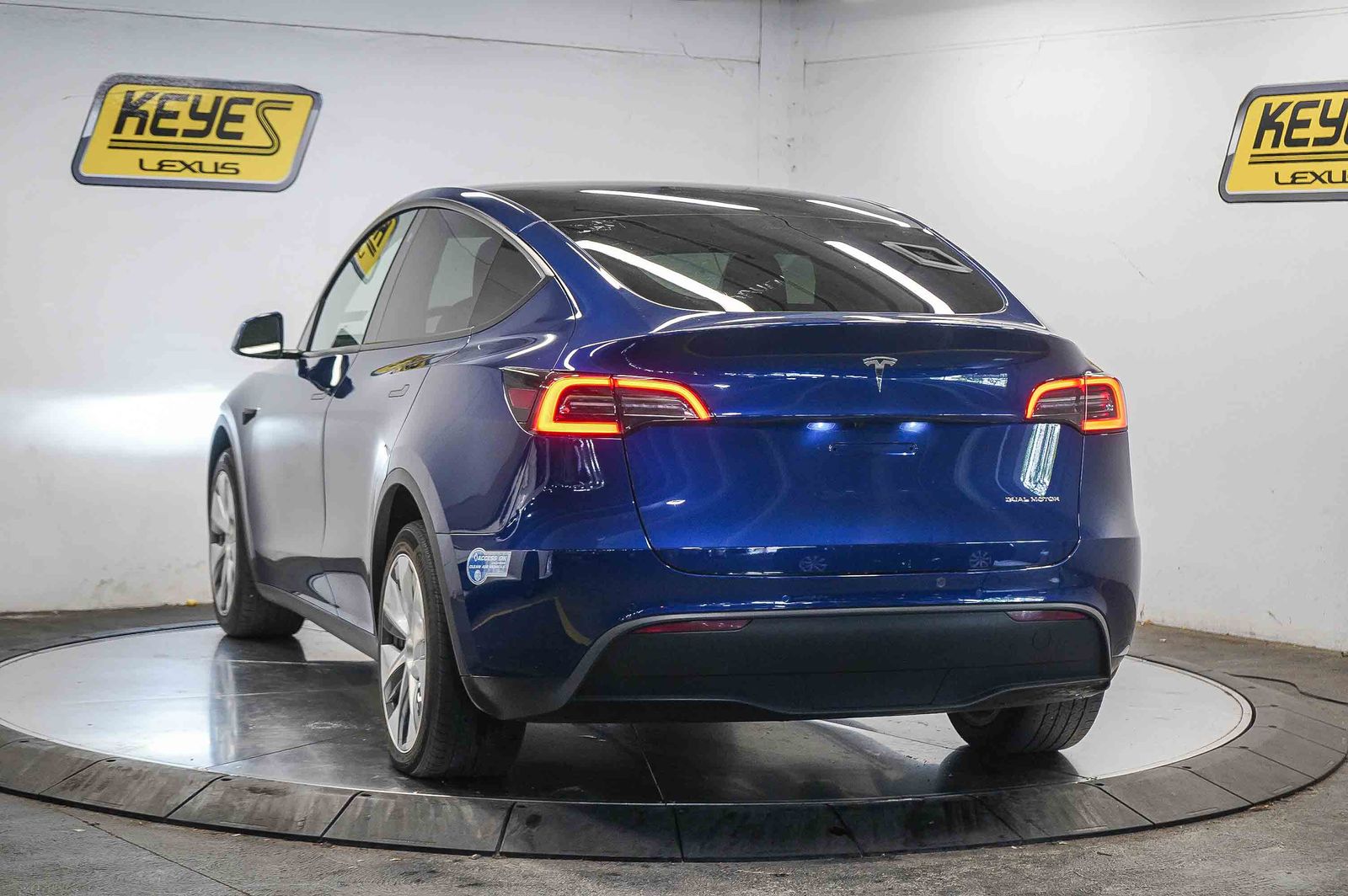 Used 2021 Tesla Model Y Long Range with VIN 5YJYGDEE1MF241552 for sale in Los Angeles, CA