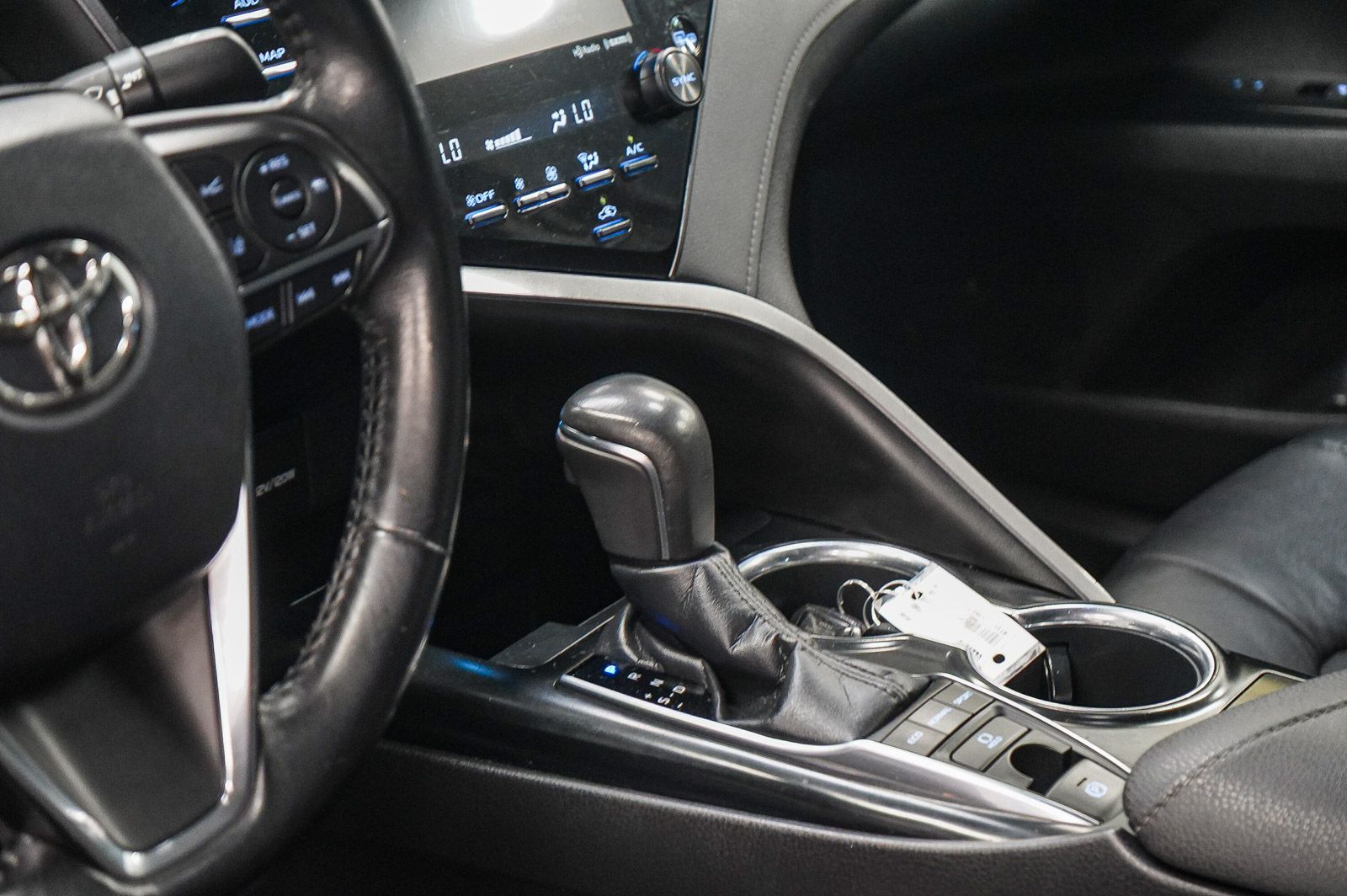 Thumbnail: 2019 Toyota Camry - 23