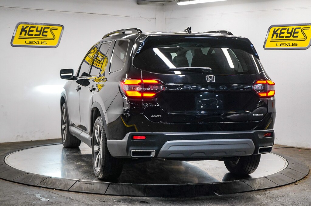 Used 2023 Honda Pilot Touring SUV