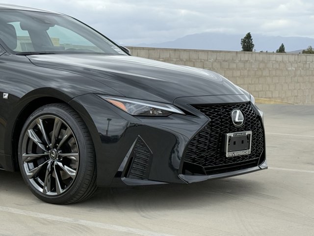 2025 Lexus IS 350 F SPORT photo 3