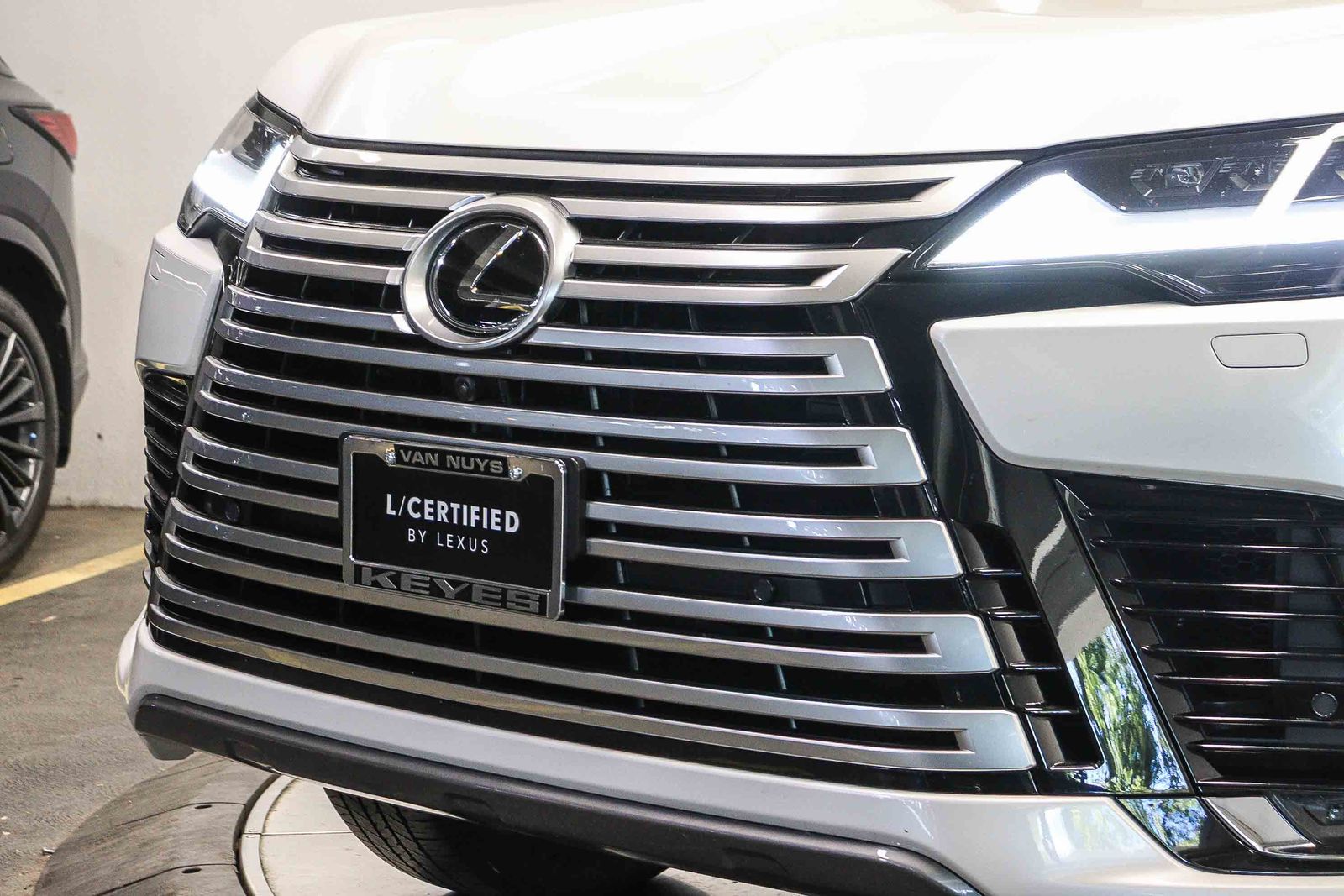 Thumbnail: 2025 Lexus LX - 8