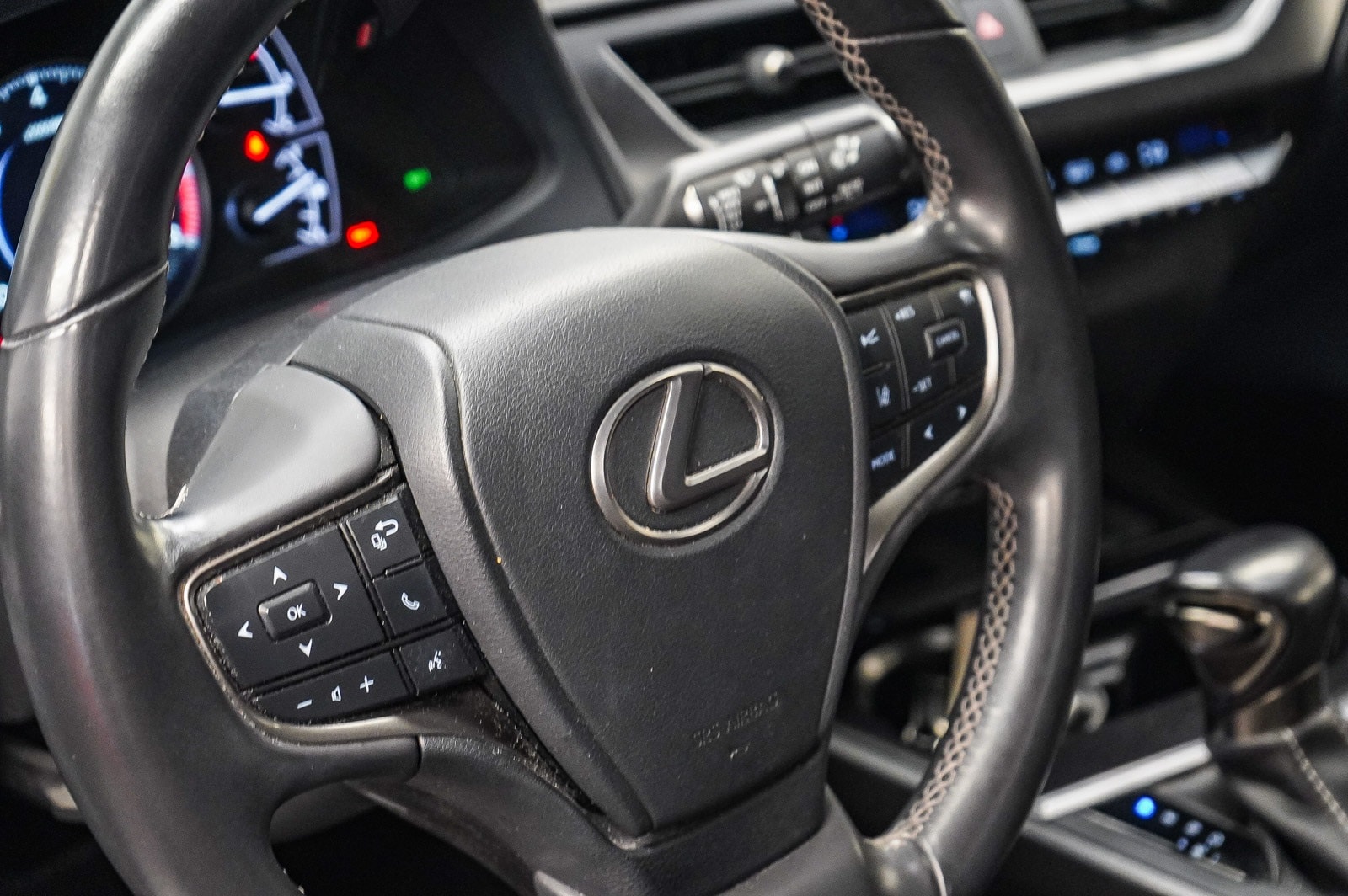 Thumbnail: 2022 Lexus UX - 20