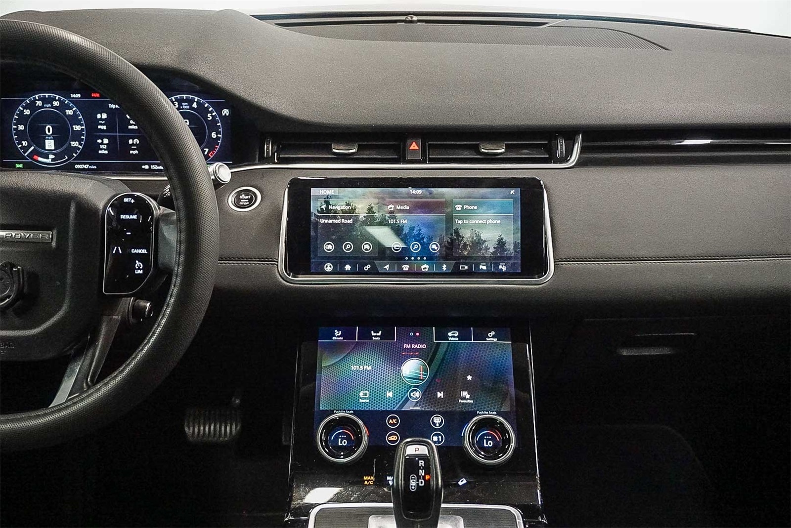 Thumbnail: 2020 Land Rover Range Rover Evoque - 15