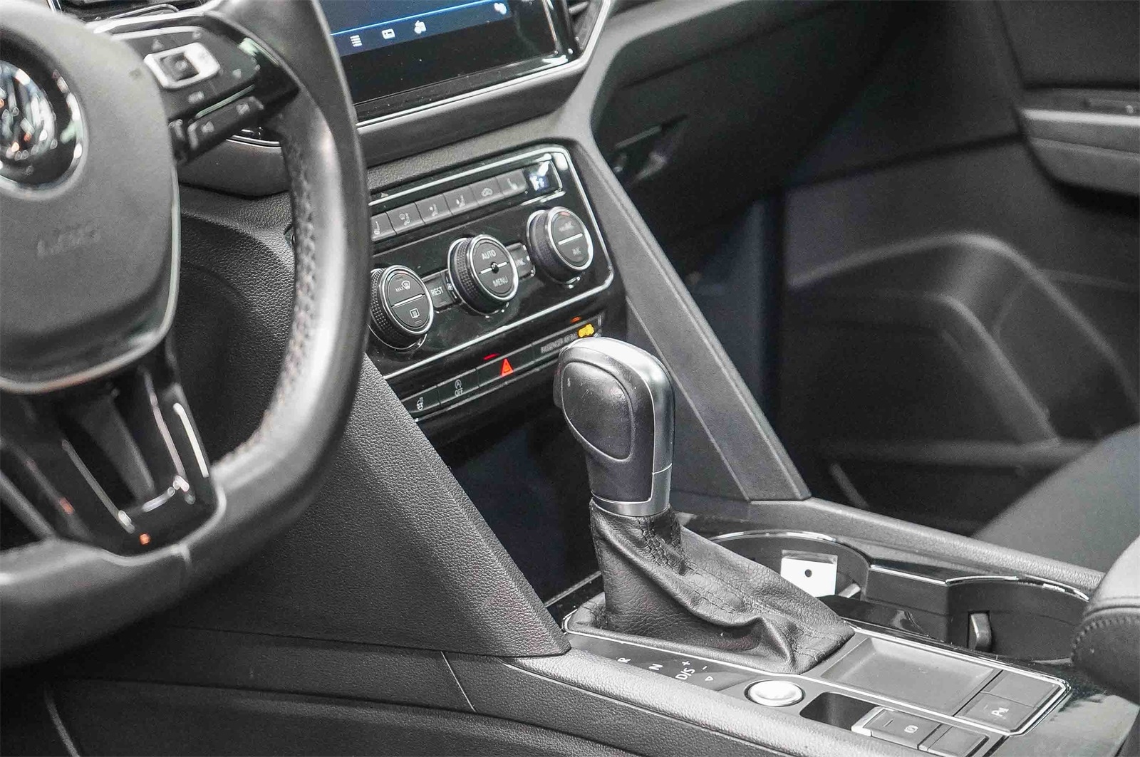 Thumbnail: 2019 Volkswagen Atlas - 24