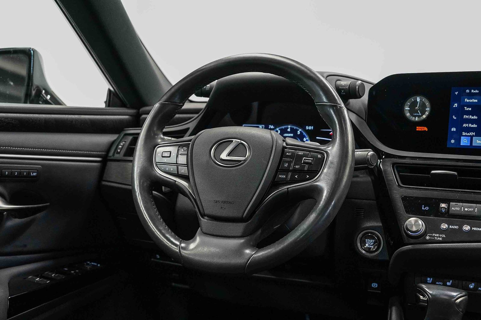 Thumbnail: 2024 Lexus ES - 14