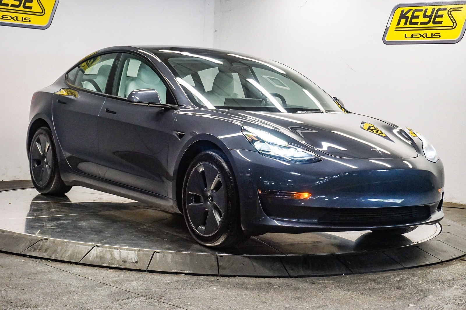 Thumbnail: 2023 Tesla Model 3 - 5