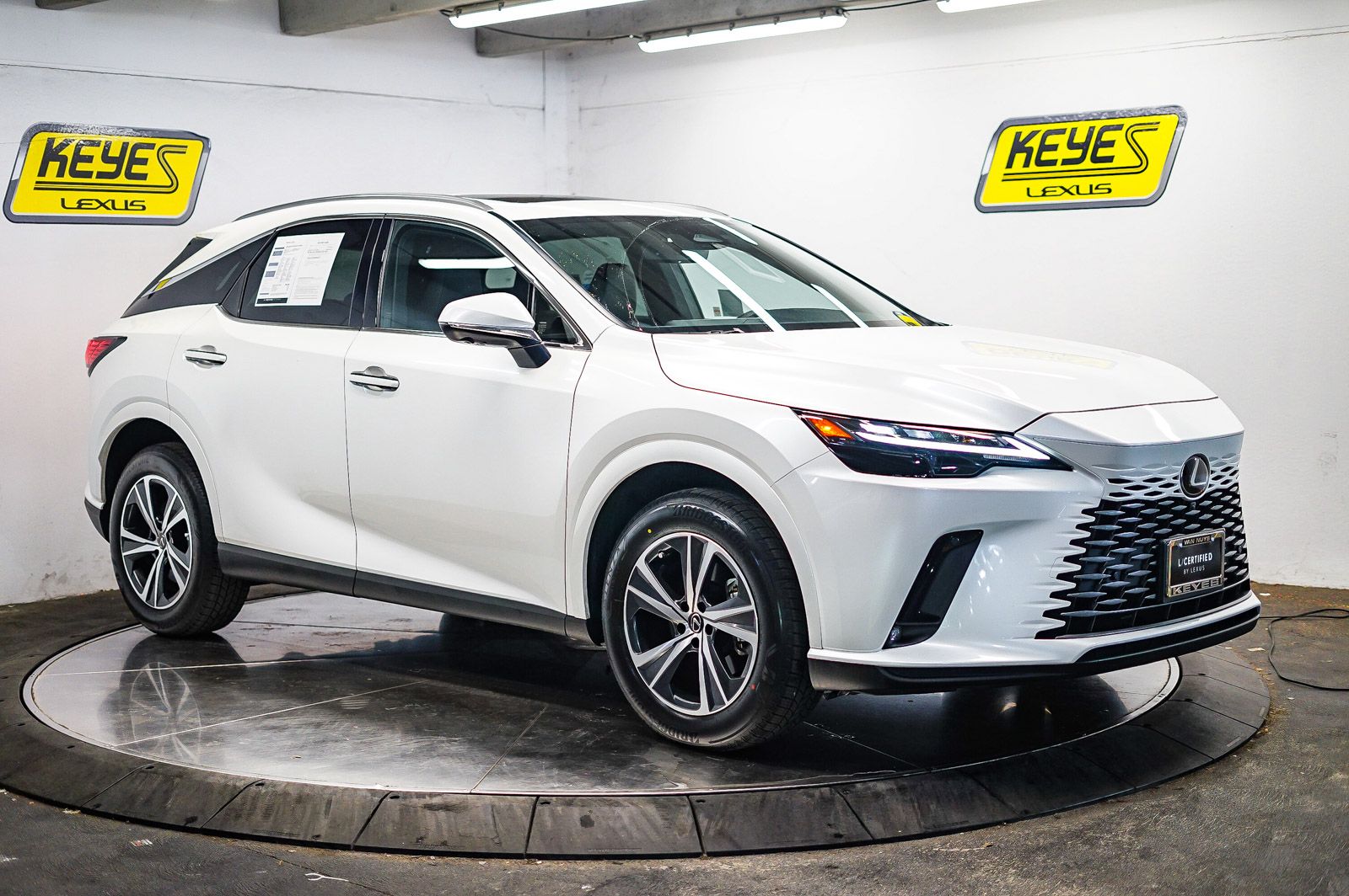 Thumbnail: 2024 Lexus RX - 5