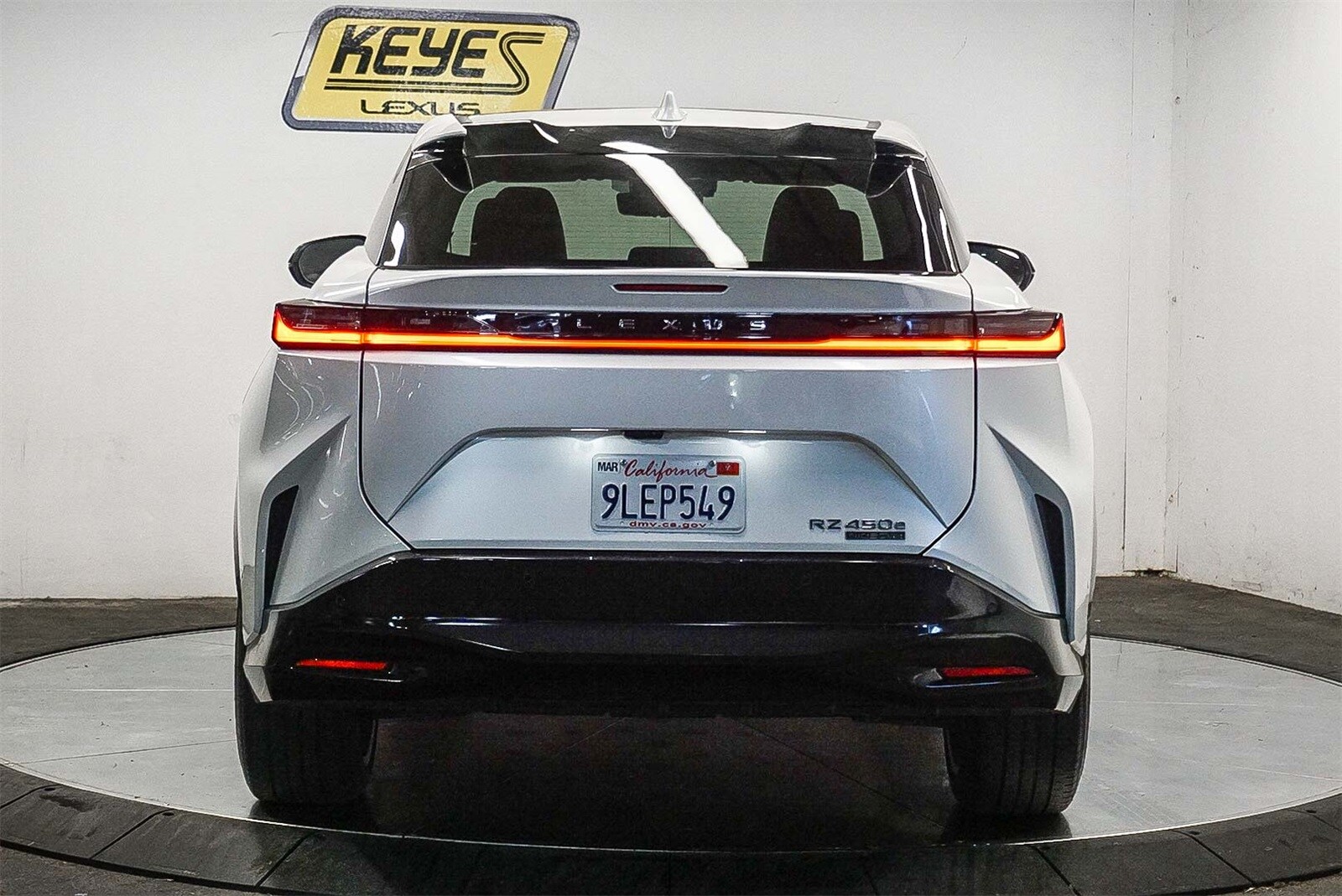 2023 Lexus RZ 450e Premium photo 3