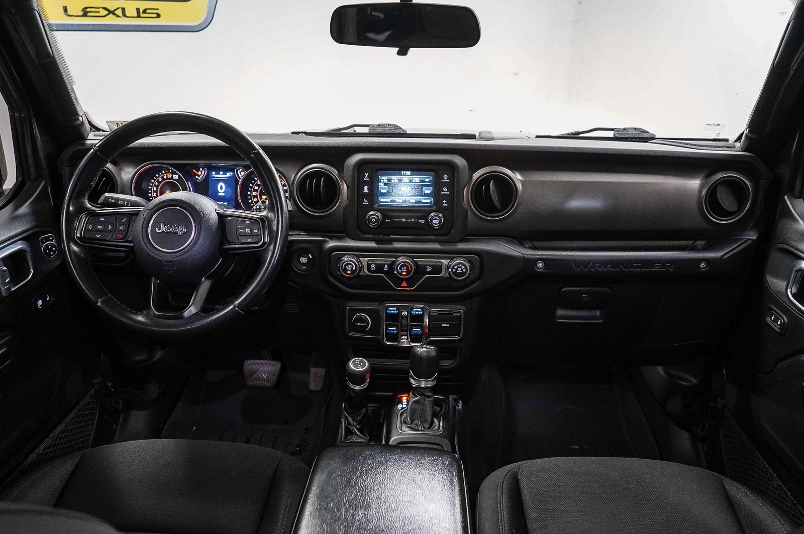 Thumbnail: 2019 Jeep Wrangler - 12