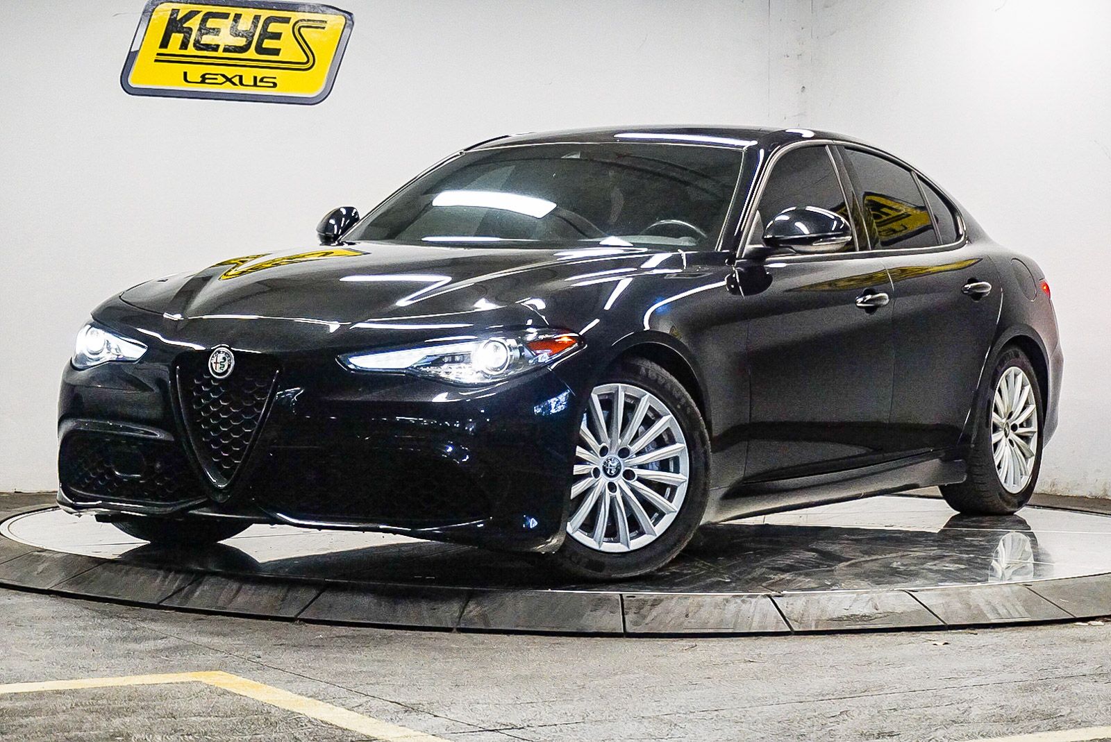 2022 Alfa Romeo Giulia  -
                  Van Nuys, CA