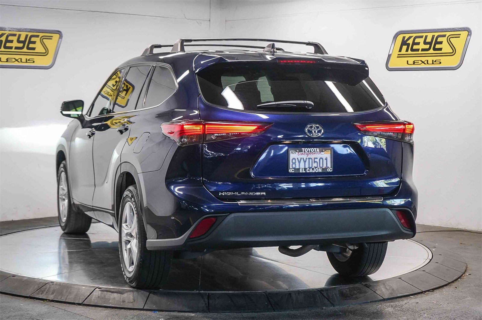 Thumbnail: 2022 Toyota Highlander - 2