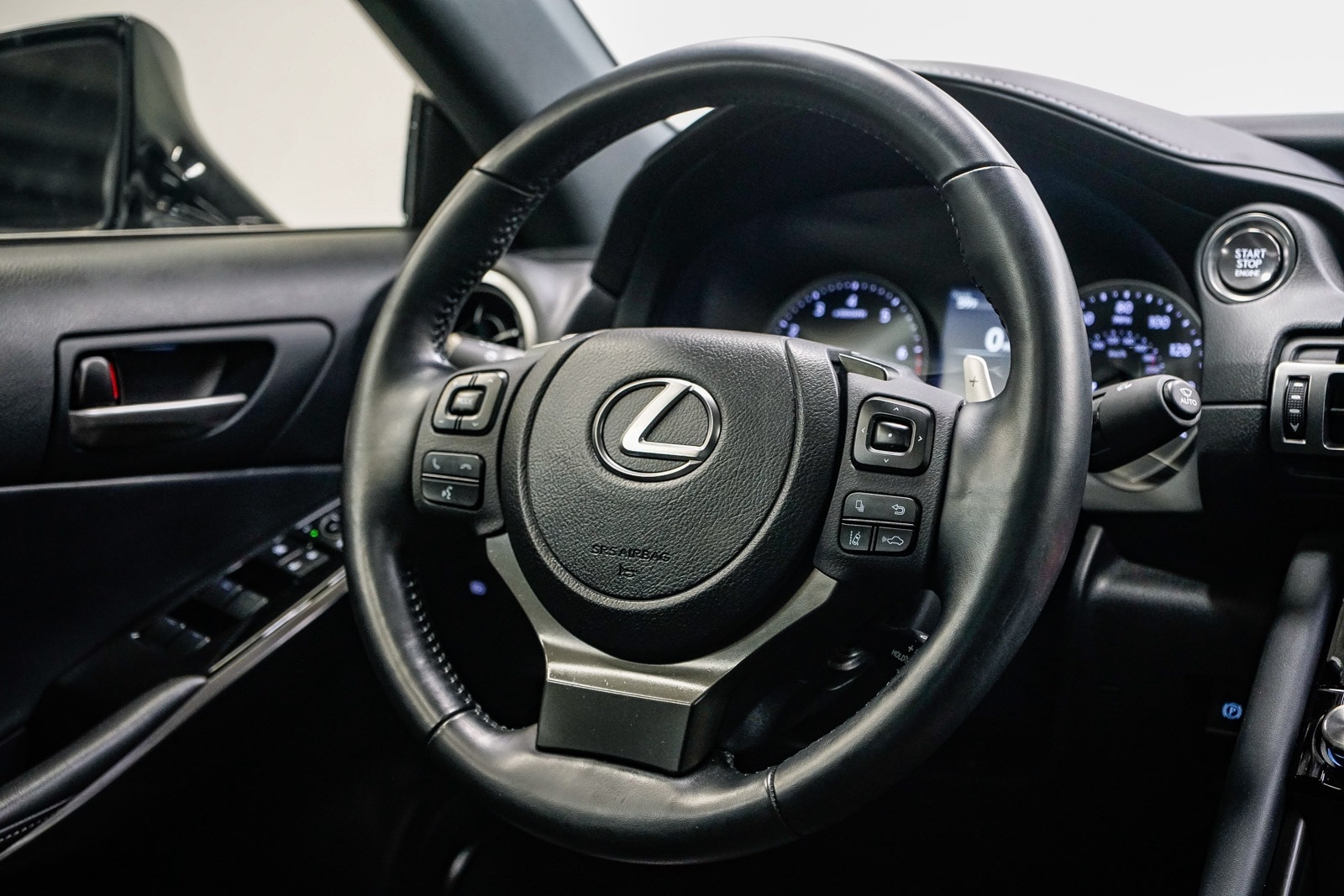 Thumbnail: 2021 Lexus IS - 15