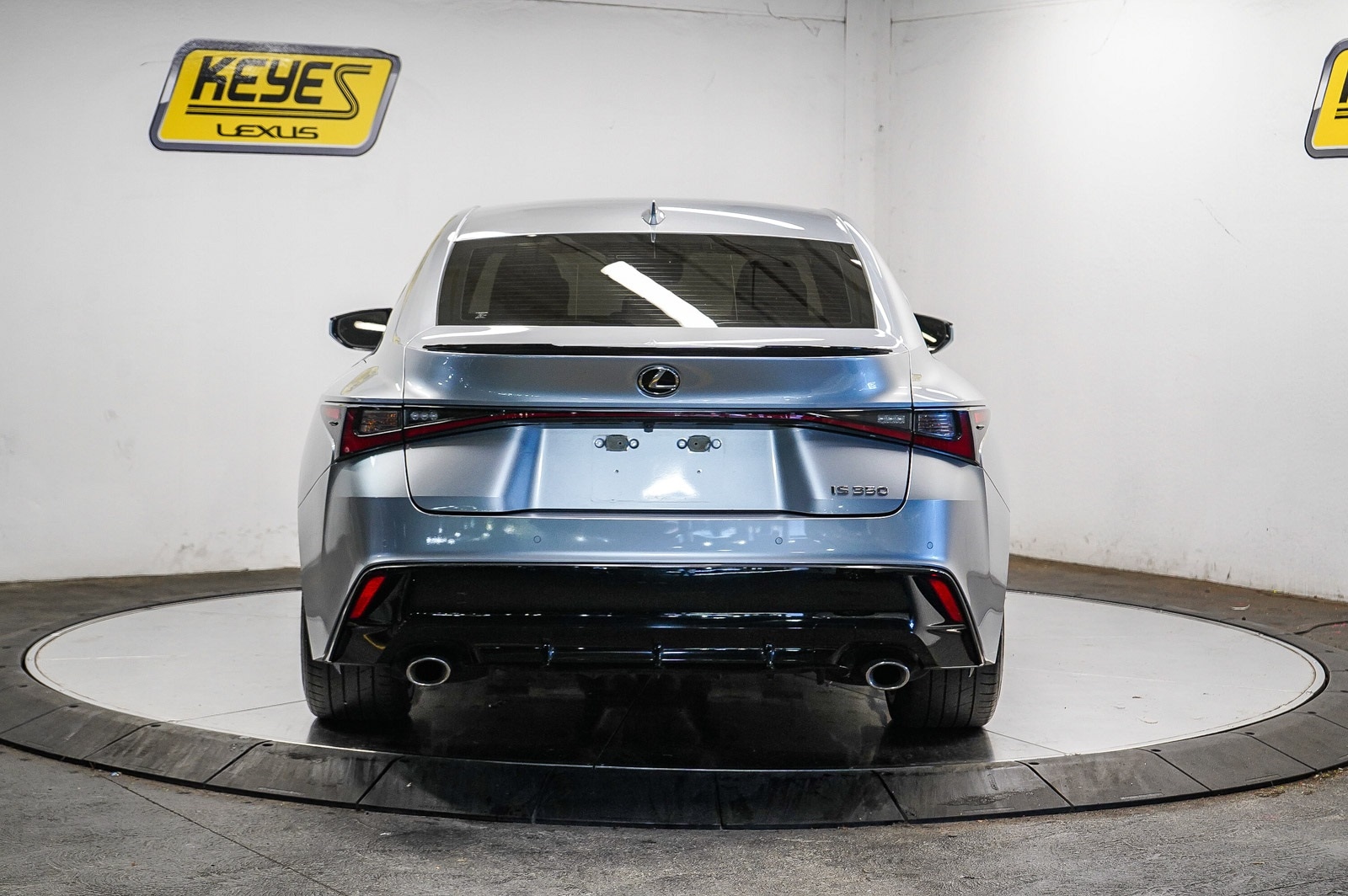 Thumbnail: 2022 Lexus IS - 3