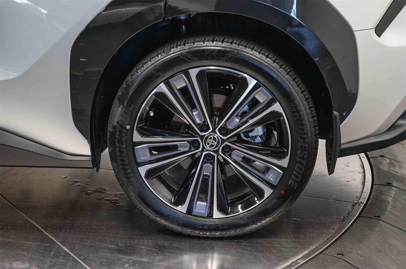 Thumbnail: 2024 Toyota bZ4X - 10