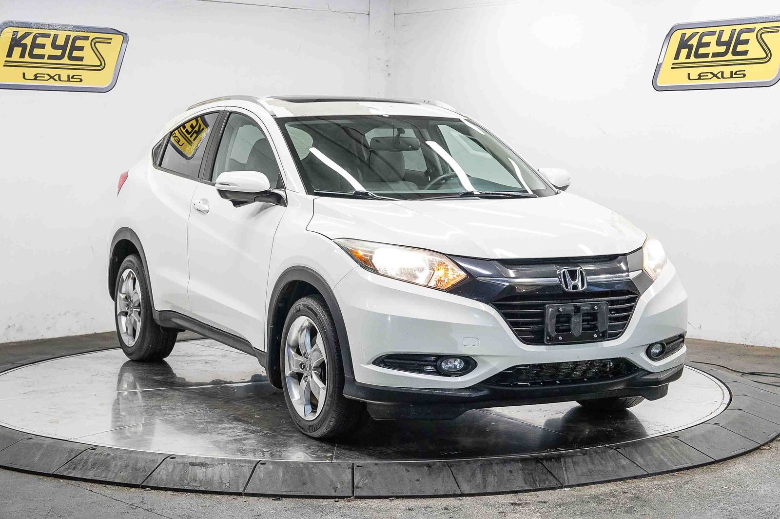 Thumbnail: 2016 Honda HR-V - 4