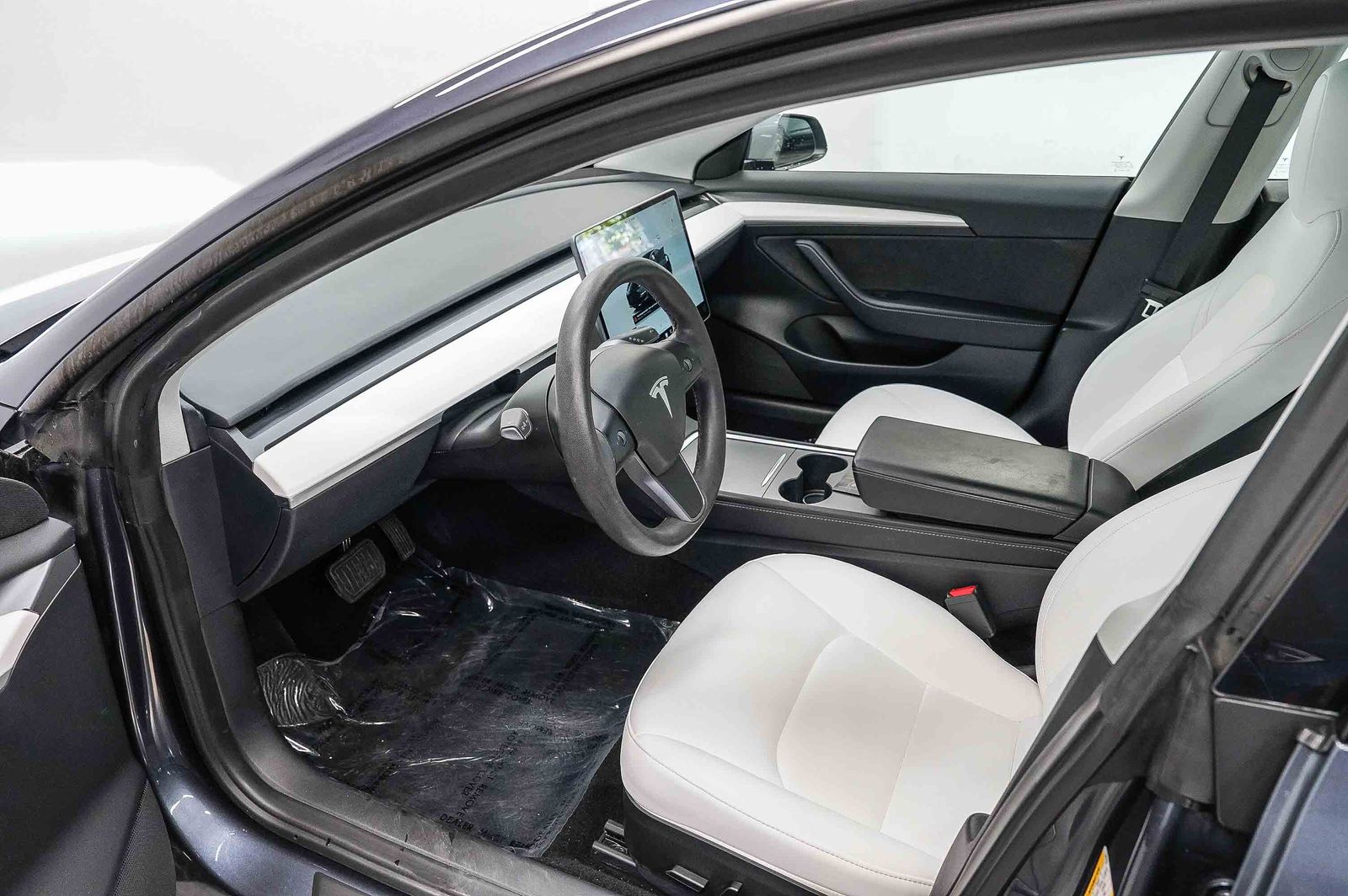Thumbnail: 2023 Tesla Model 3 - 17