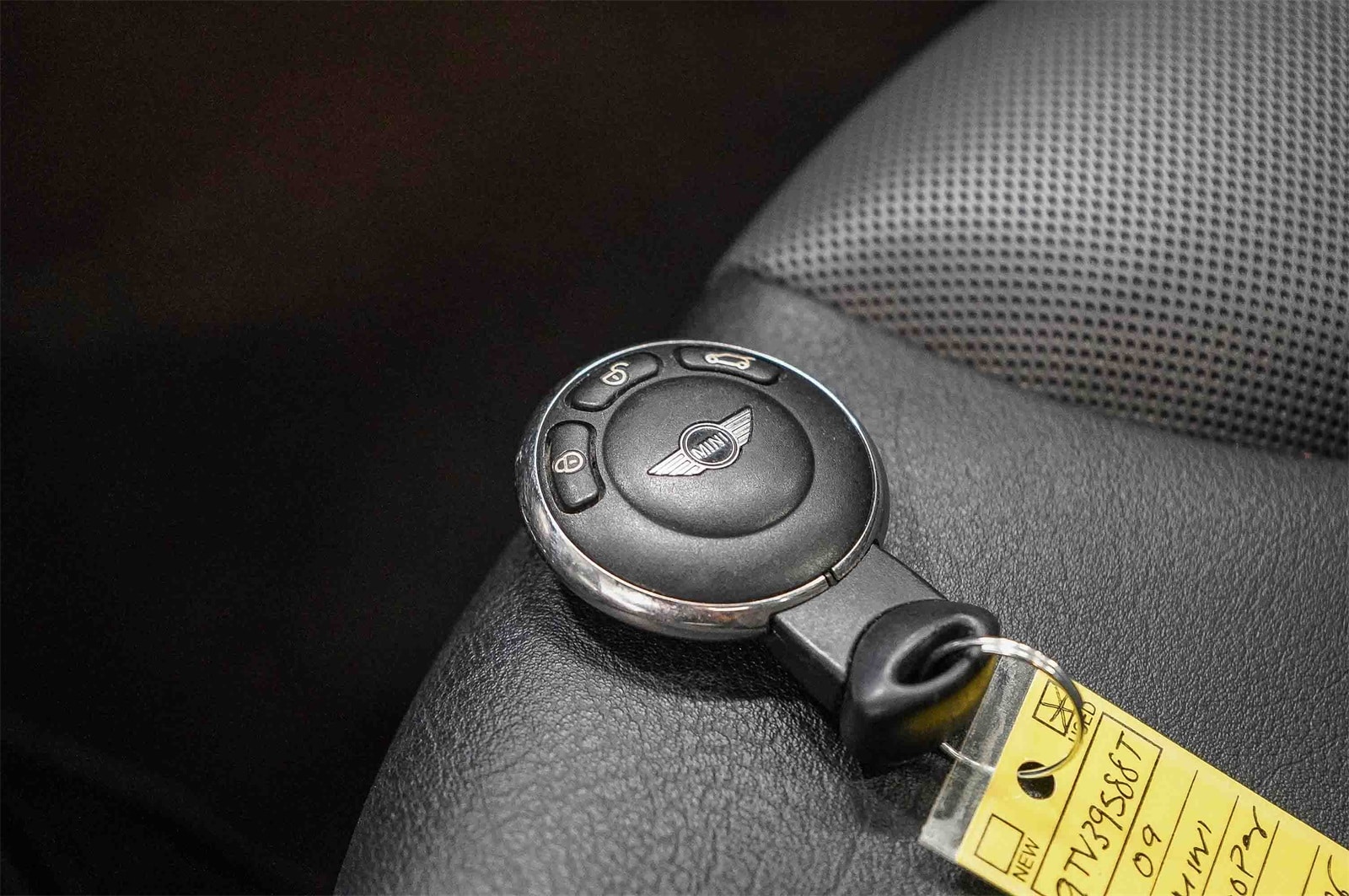 Thumbnail: 2009 MINI Cooper Hardtop - 25