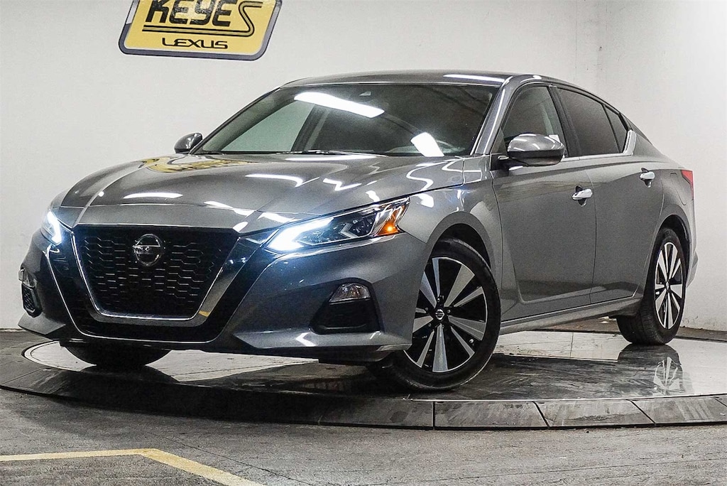 Used 2022 Nissan Altima 2.5 SV Sedan