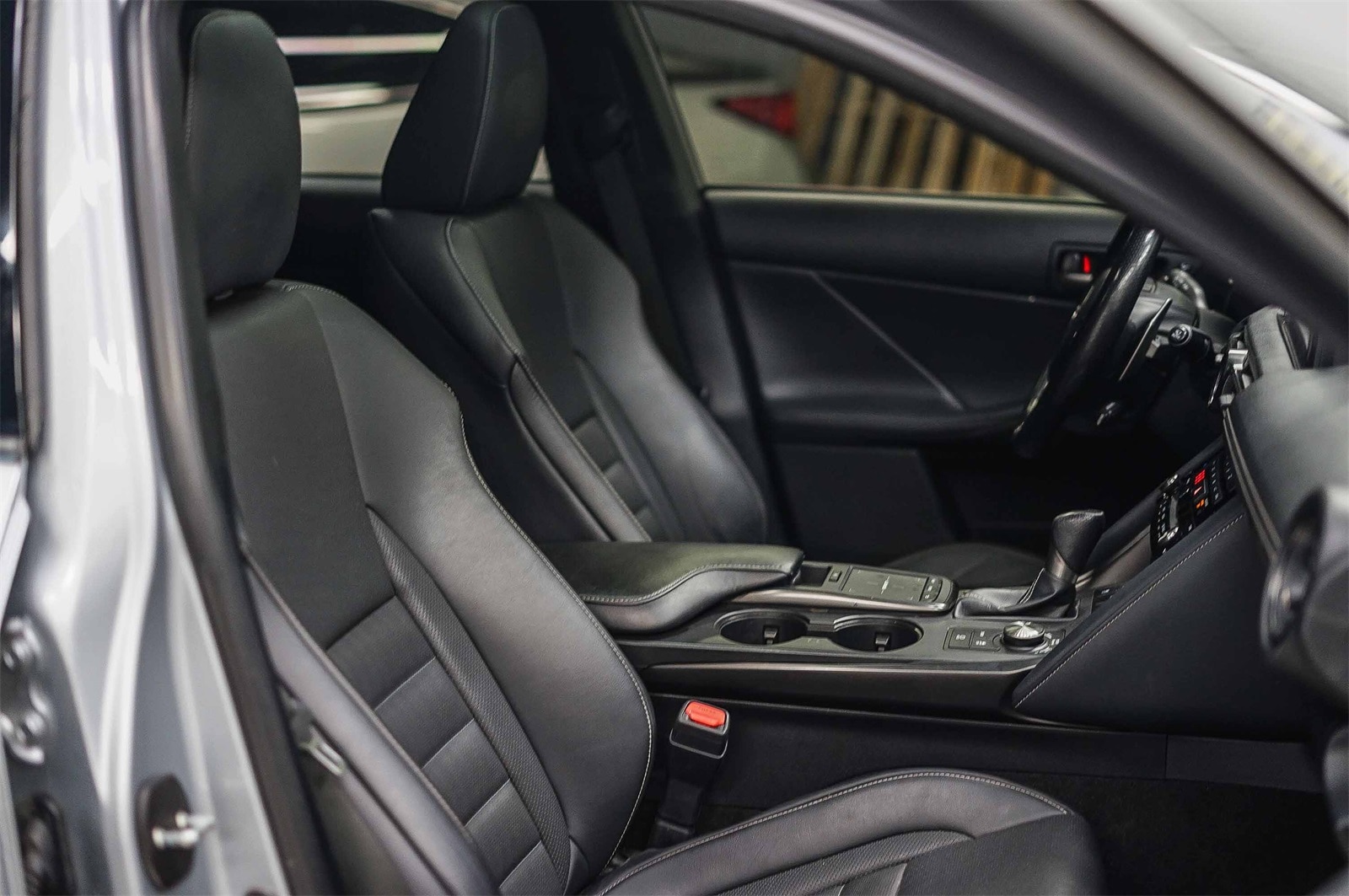 Thumbnail: 2023 Lexus IS - 15