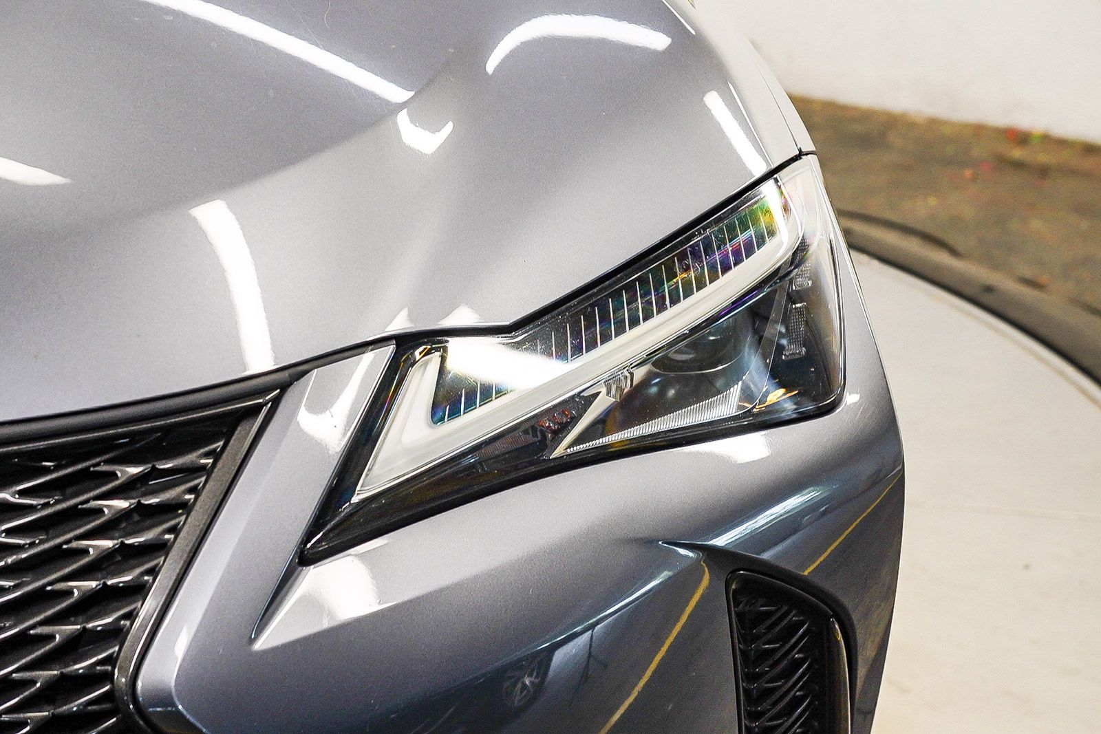 Thumbnail: 2020 Lexus UX - 6