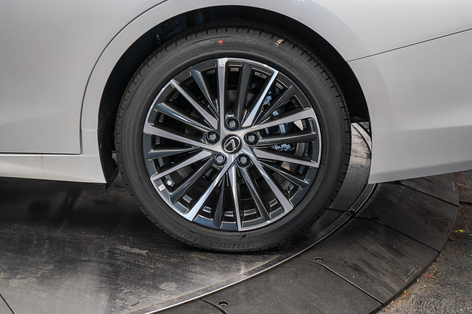 Thumbnail: 2025 Lexus ES - 10