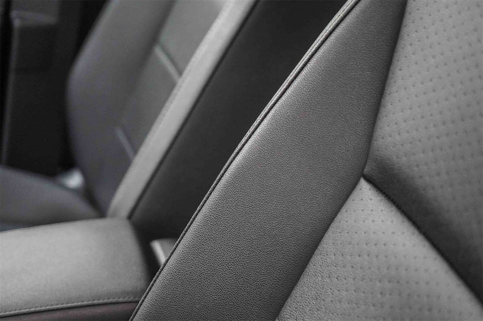 Thumbnail: 2020 Volkswagen Tiguan - 19