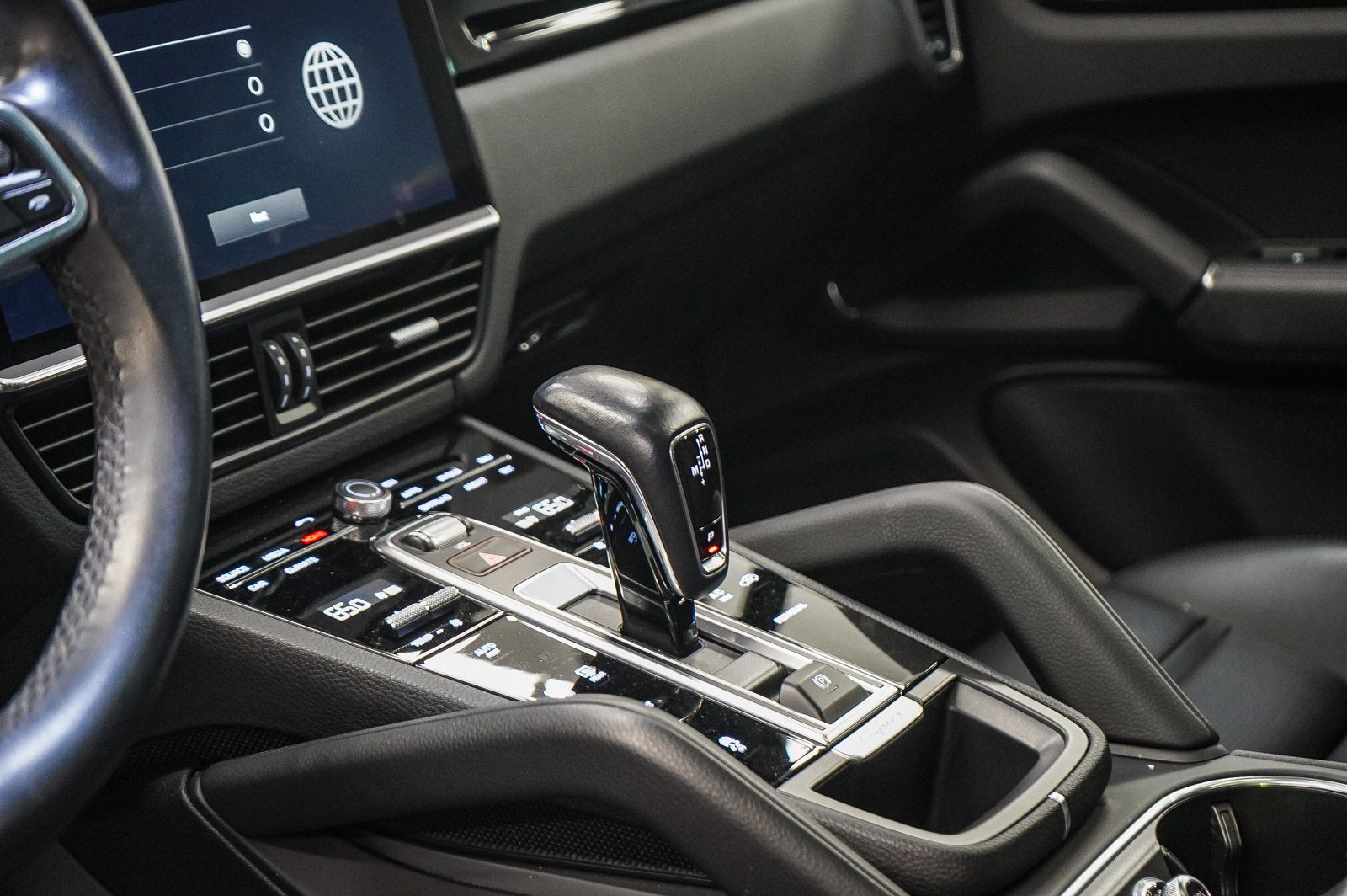 Thumbnail: 2022 Porsche Cayenne - 24