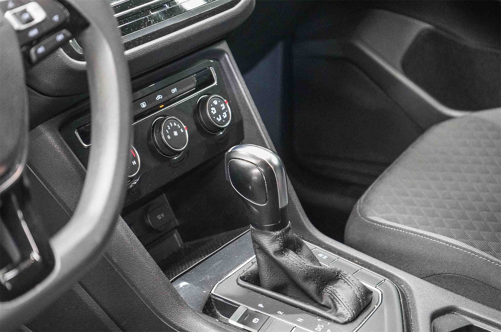 Thumbnail: 2019 Volkswagen Tiguan - 23