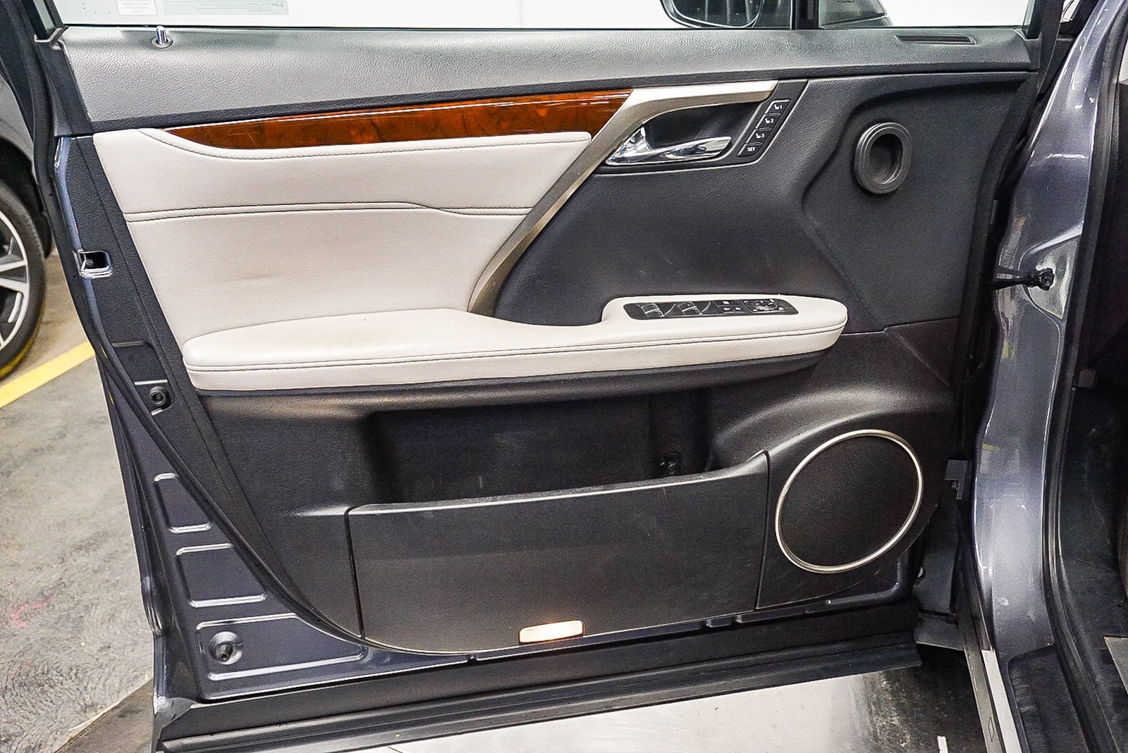 Thumbnail: 2018 Lexus RX - 23