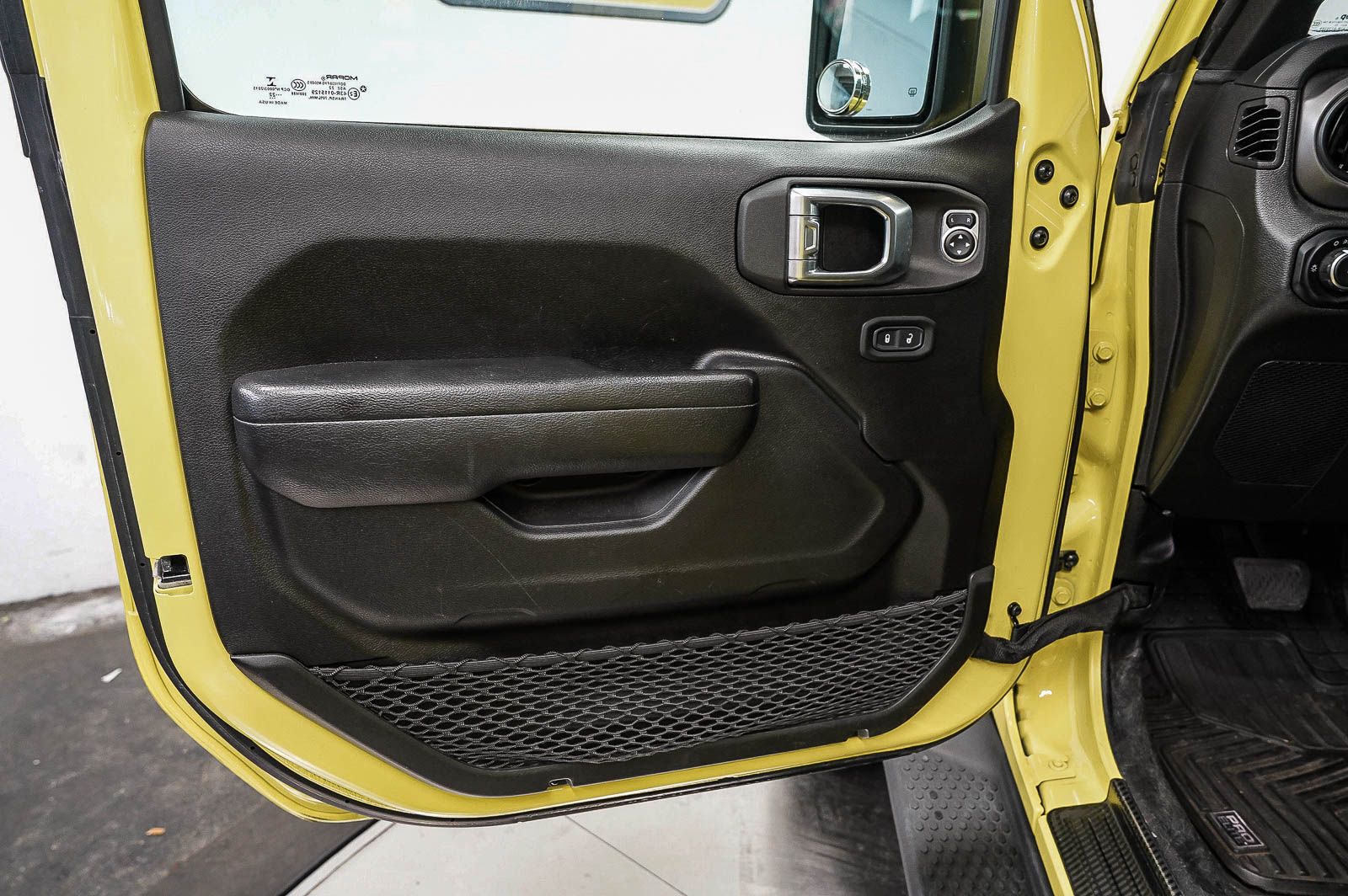Thumbnail: 2022 Jeep Wrangler - 21