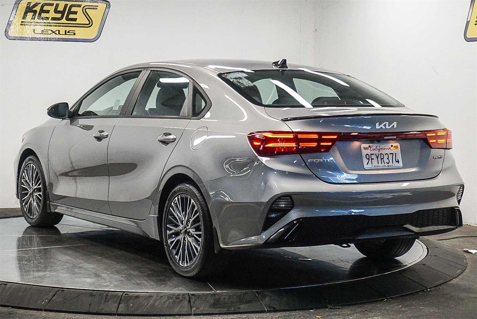 2023 Kia Forte GT-Line photo 2