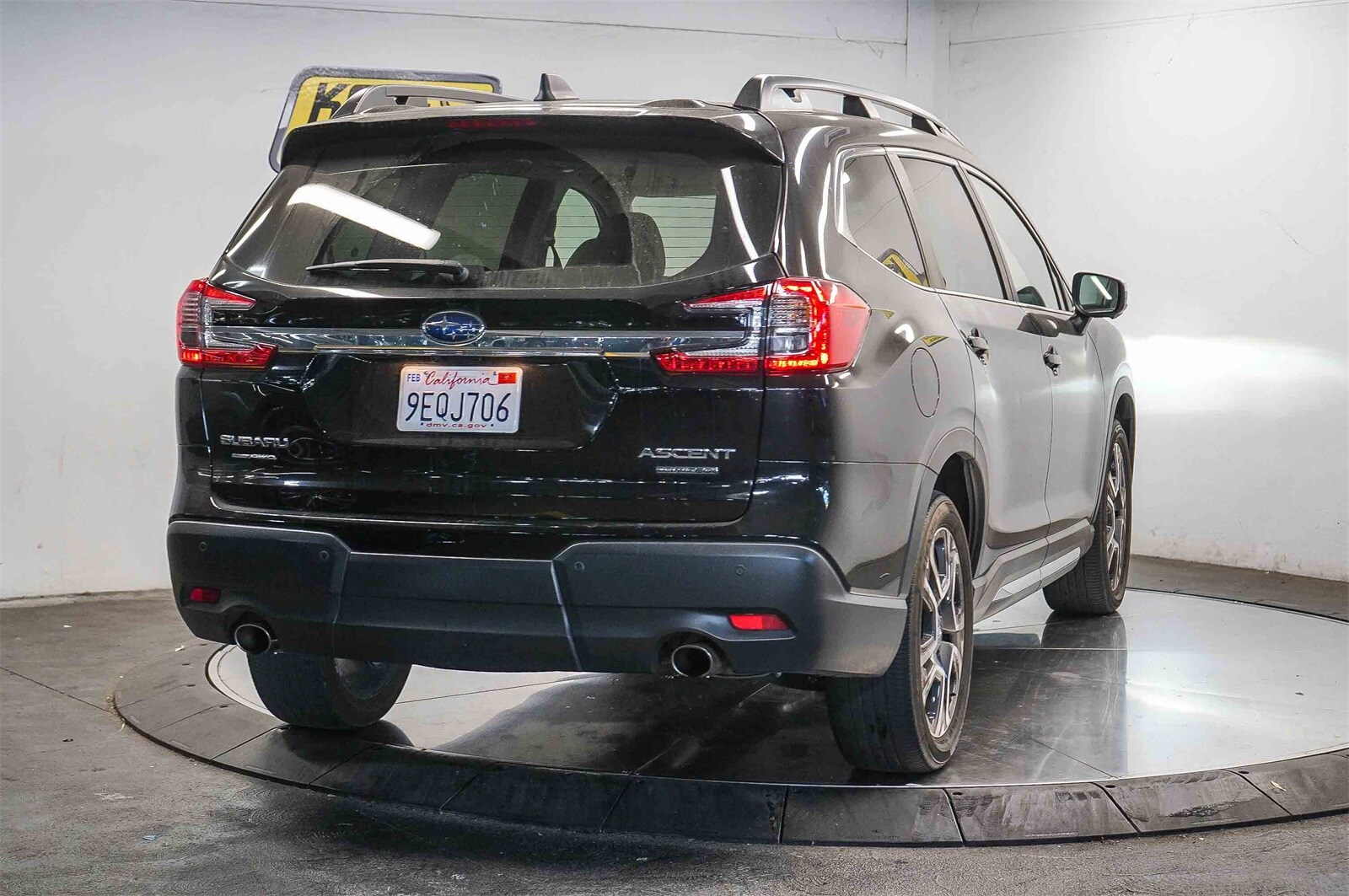 2023 Subaru Ascent Limited photo 3
