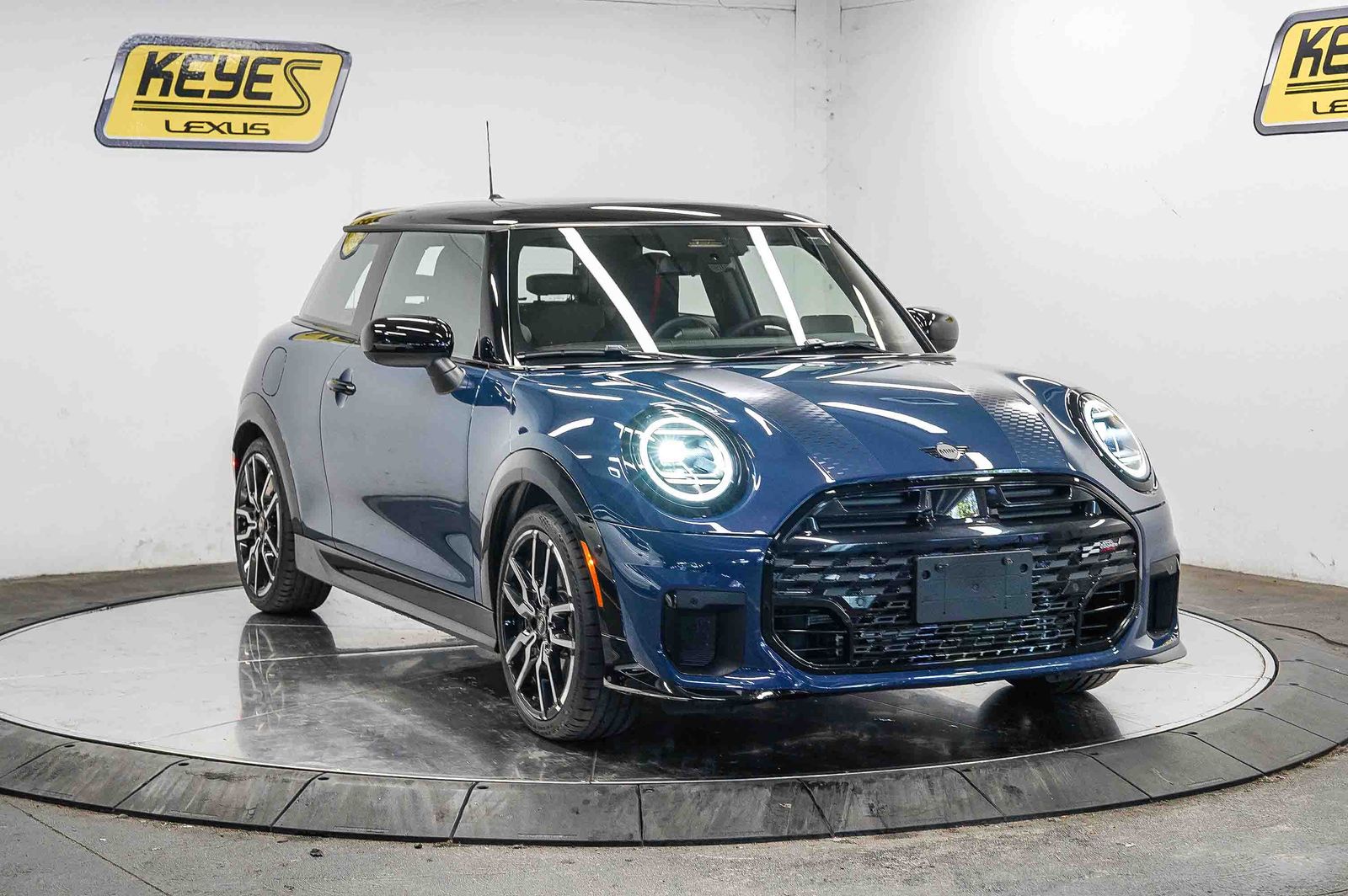 Thumbnail: 2026 MINI Cooper - 4