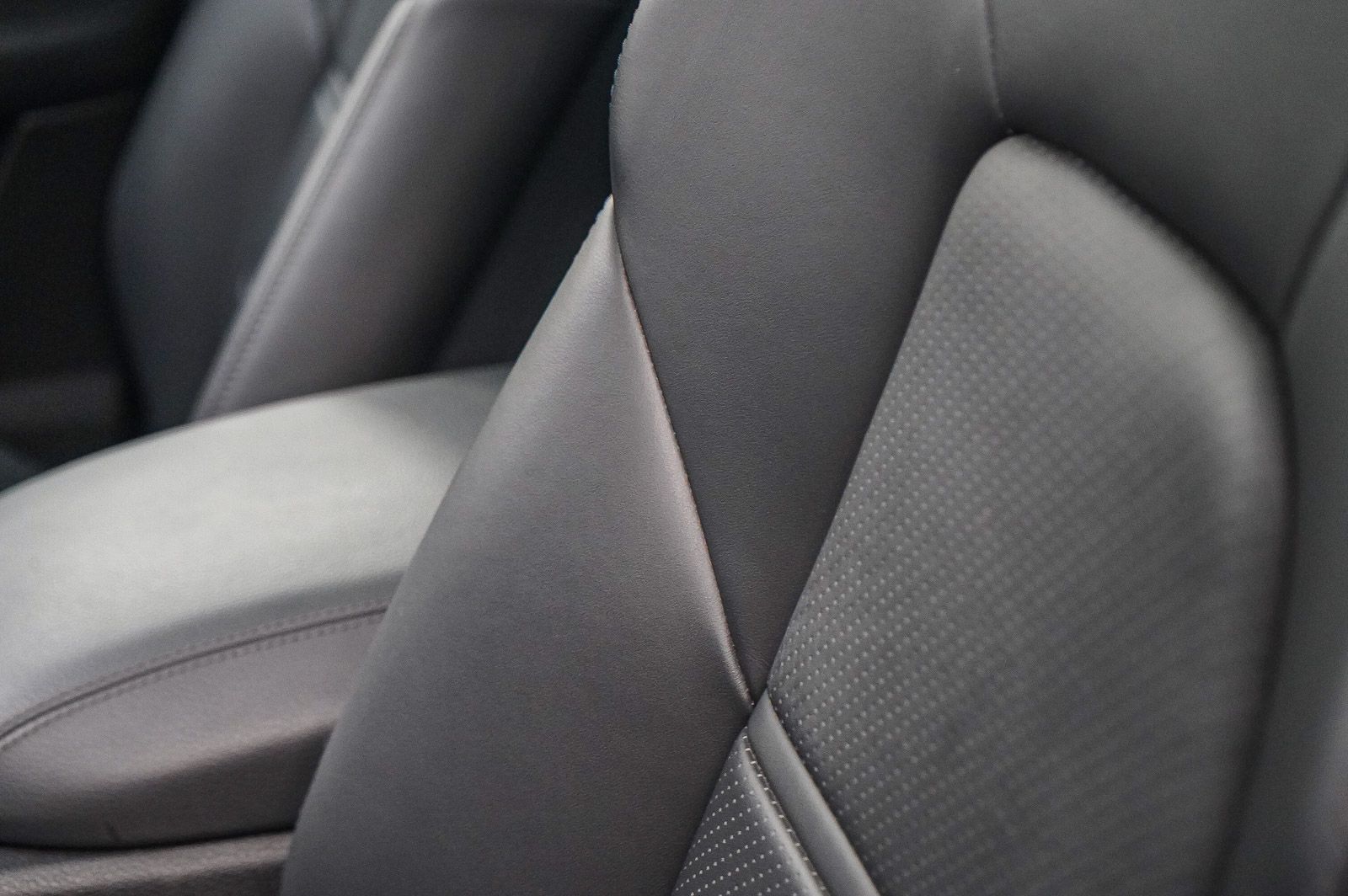 Thumbnail: 2022 Porsche Cayenne - 20