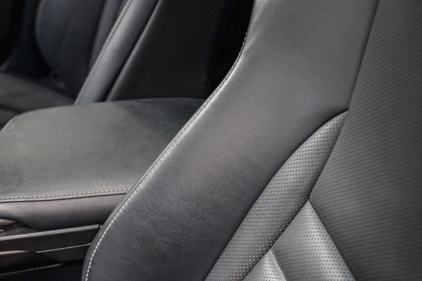 Thumbnail: 2022 Lexus IS - 20