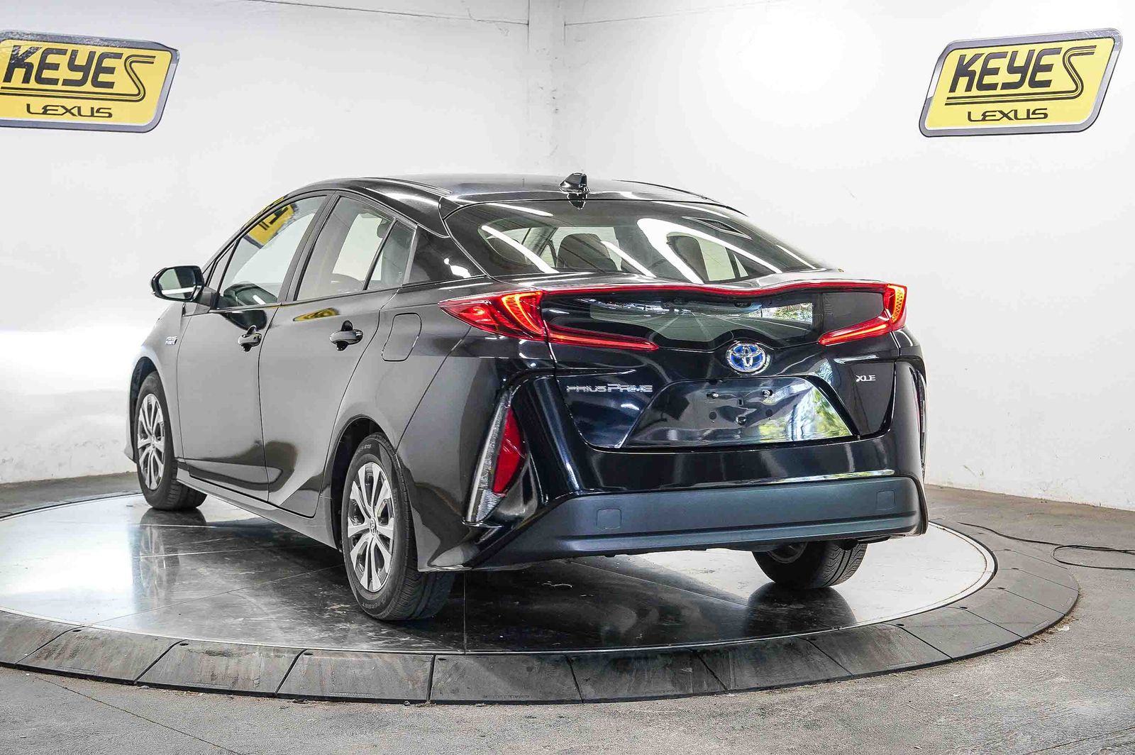 Thumbnail: 2021 Toyota Prius Prime - 2