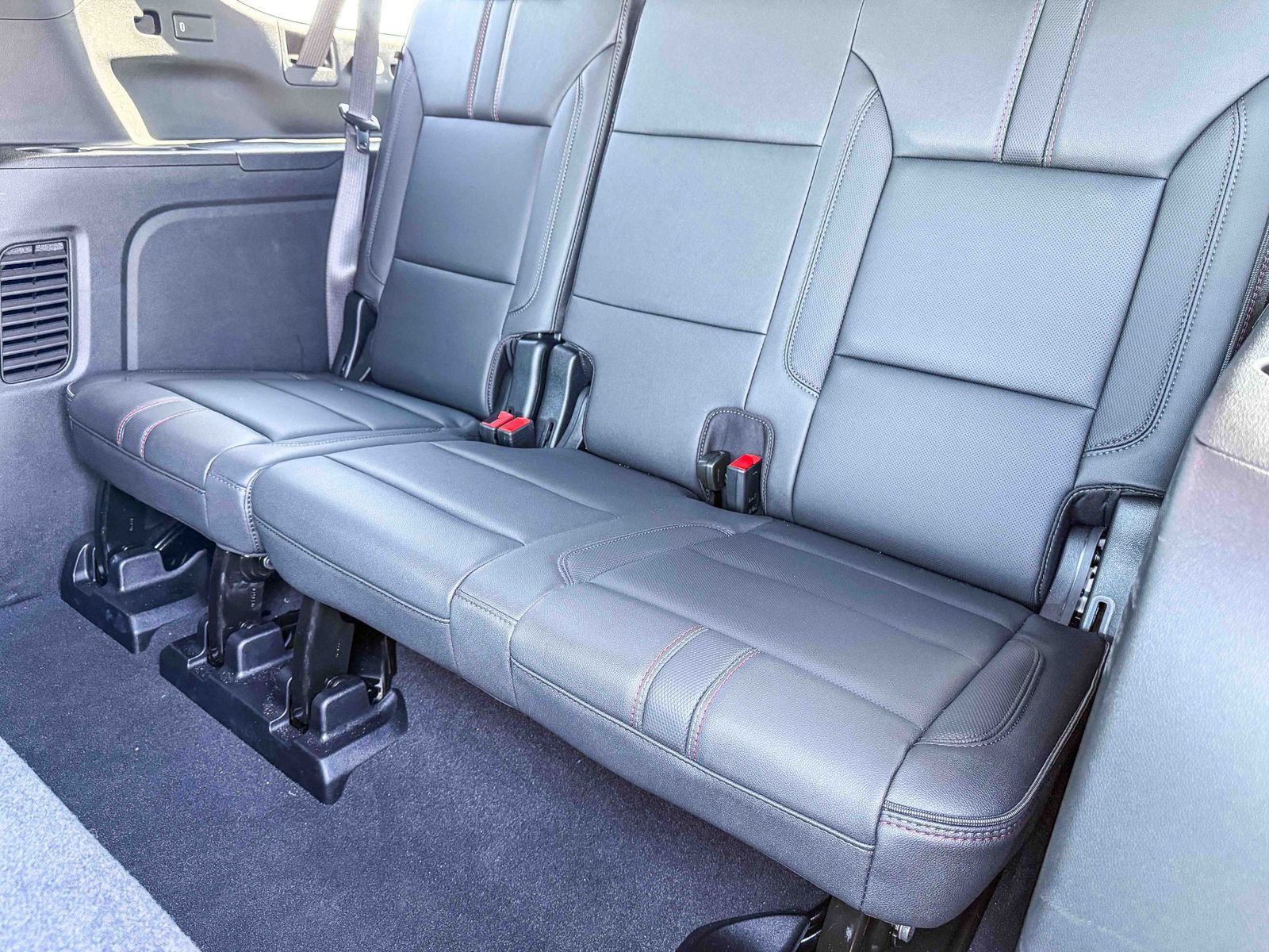 Thumbnail: 2026 Chevrolet Suburban - 19