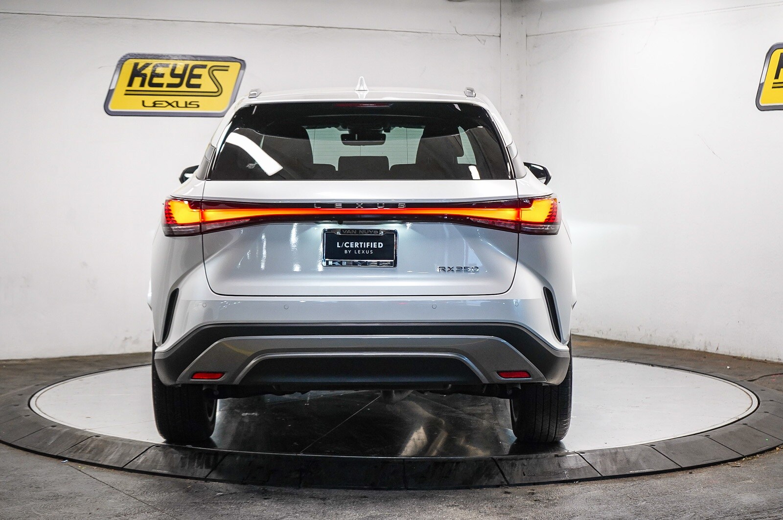 2024 Lexus RX 350 photo 2