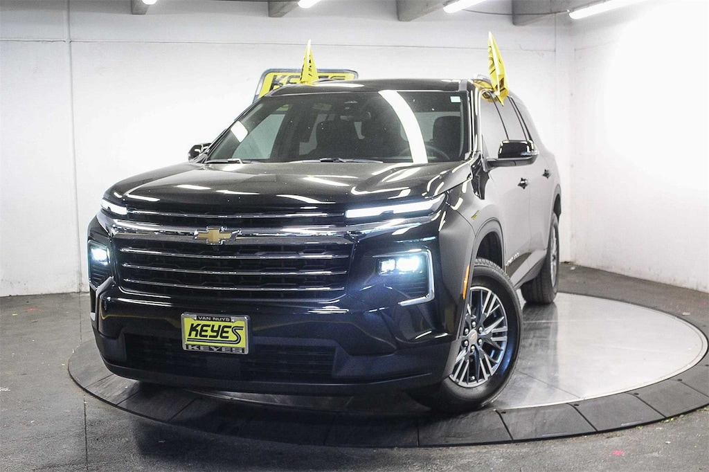 Used 2026 Chevrolet Traverse FWD LT SUV