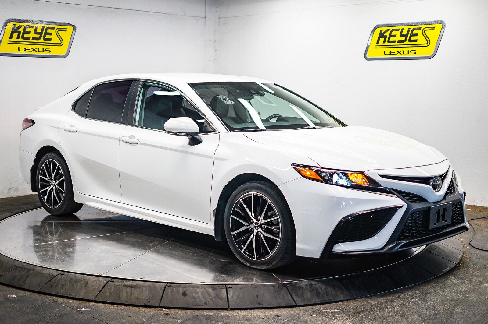 Thumbnail: 2023 Toyota Camry - 5